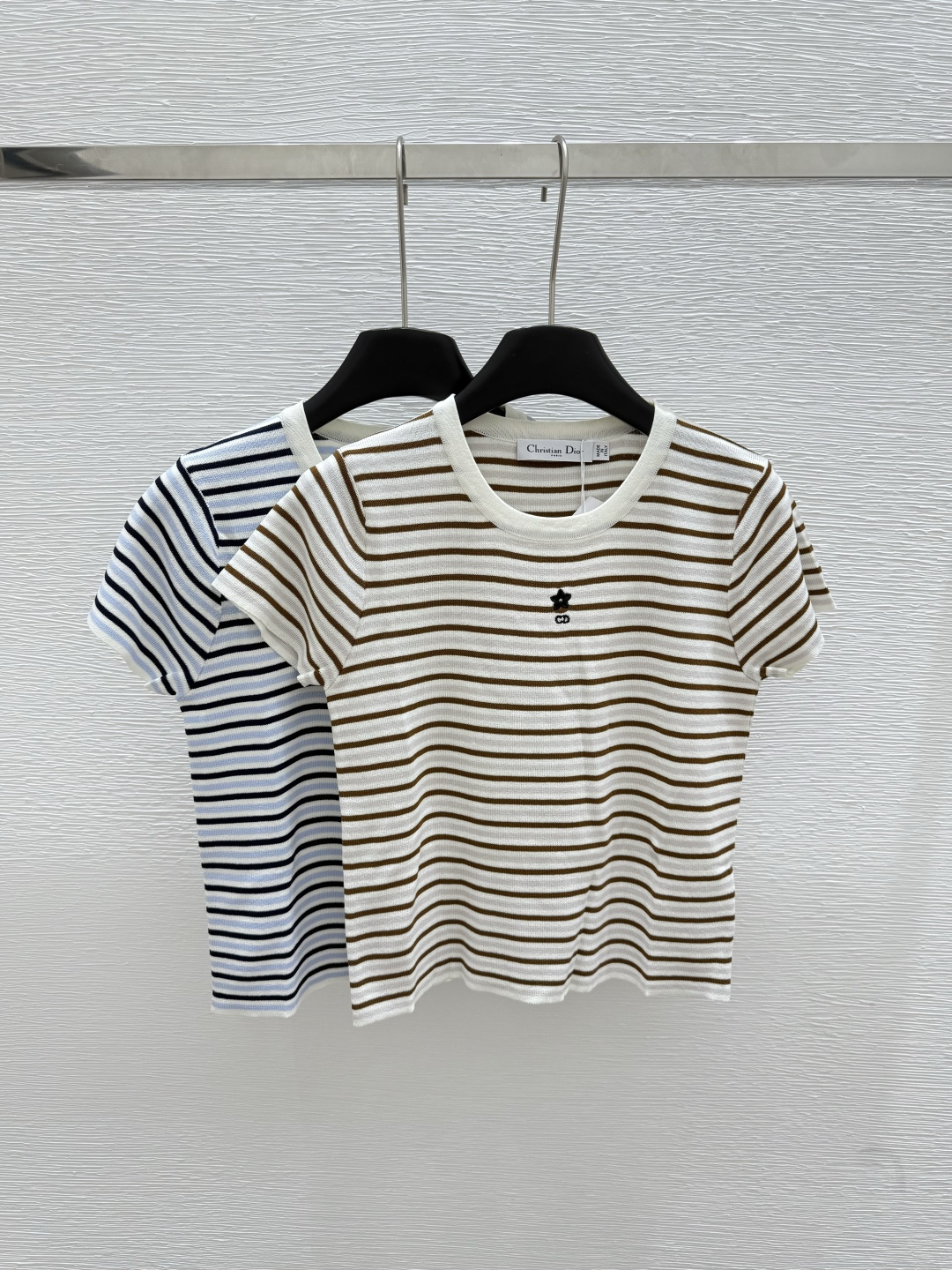 NO:433973,D Home Summer New Style Round Neck Striped Knitted Short Sleeve Color White Blue Size 36.38.40, Dior, T-shirt, alexander wang19860909D家 夏季新款 圆领条纹针织短袖 颜色白色 蓝色 尺码36.38.40,,dior,T-shirt,alexander wang,Women's clothing