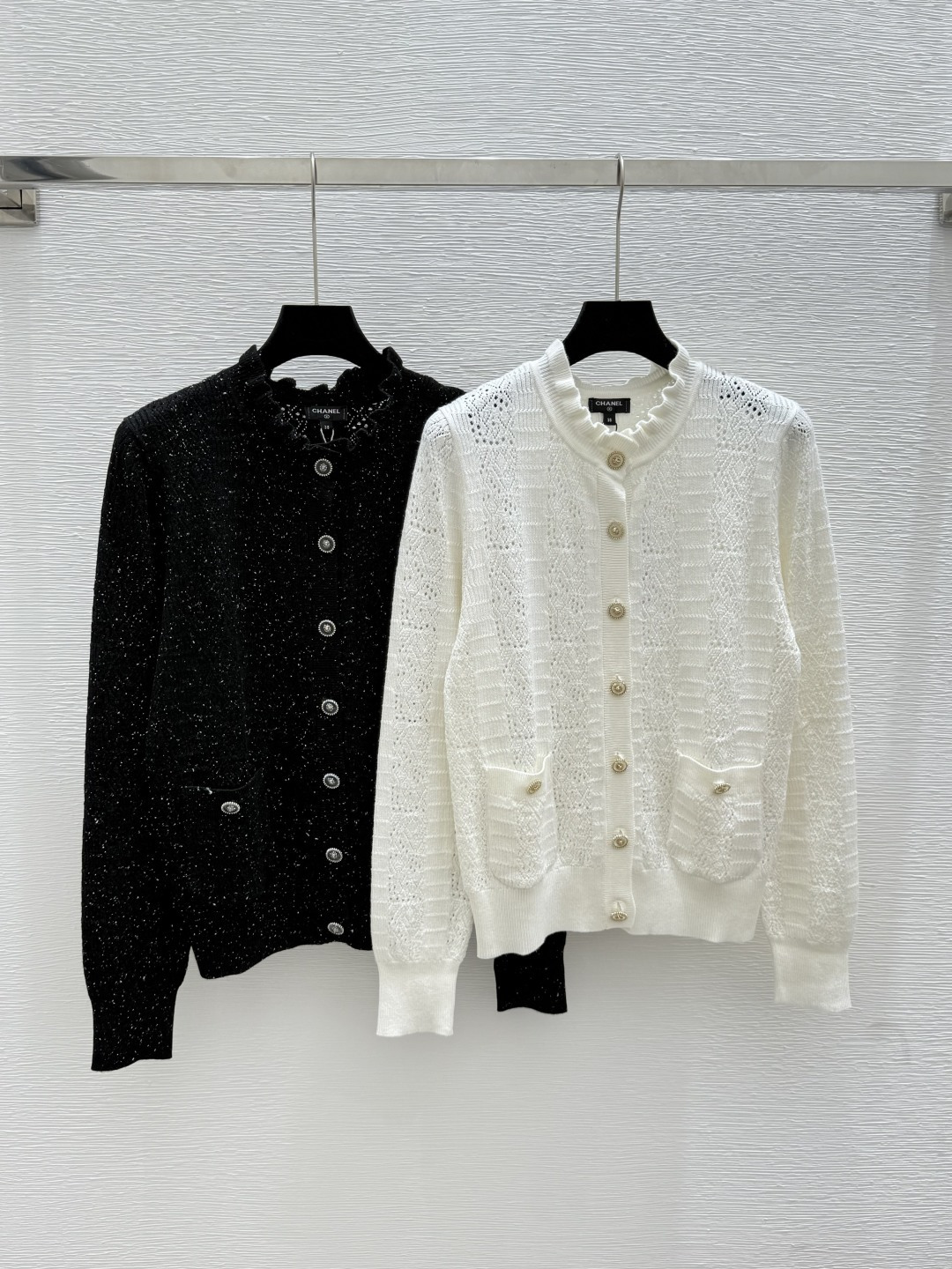NO:433990,CH Home Early Autumn New Style Solid Color Simple Hollow Knitted Cardigan Color White Black Size 36.38.40,,alexander wang19860909CH家 早秋新款 纯色简约镂空针织开衫 颜色白色 黑色 尺码36.38.40,,alexander wang,Women's clothing