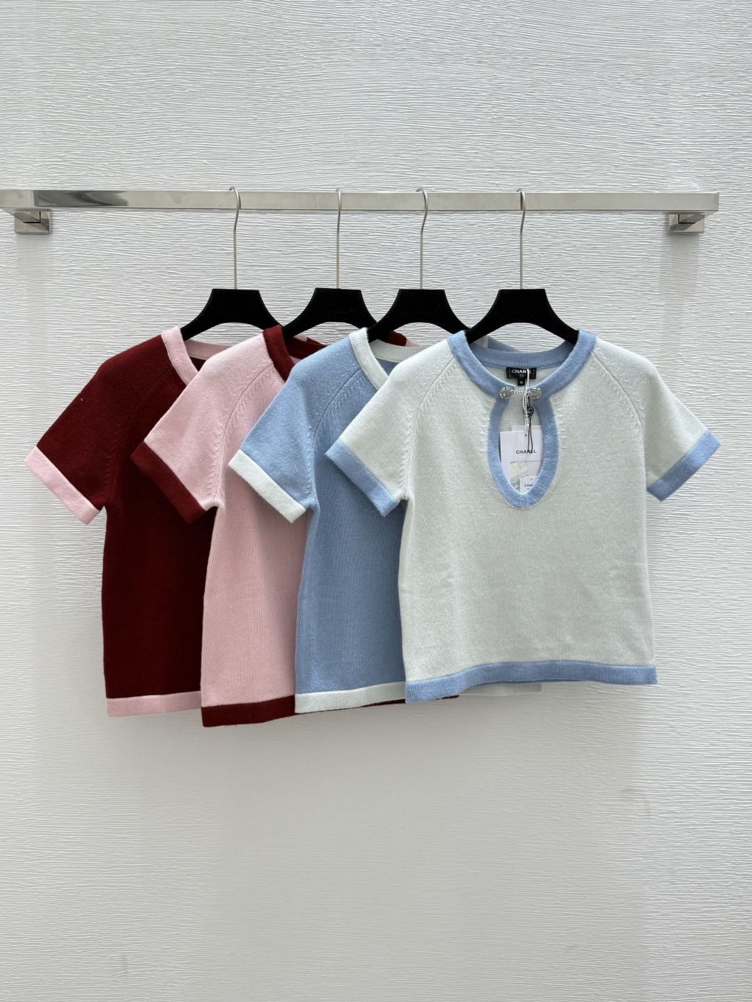 NO:434011,CH Home Summer New Style Contrast Flower Jewelry Knitted Short Sleeve Color Gray Blue Pink Red Size 36.38.40, T-shirt,alexander wang19860909CH家 夏季新款 撞色花朵饰品针织短袖 颜色灰色 蓝色 粉色 红色 尺码36.38.40,,T-shirt,alexander wang,Women's clothing