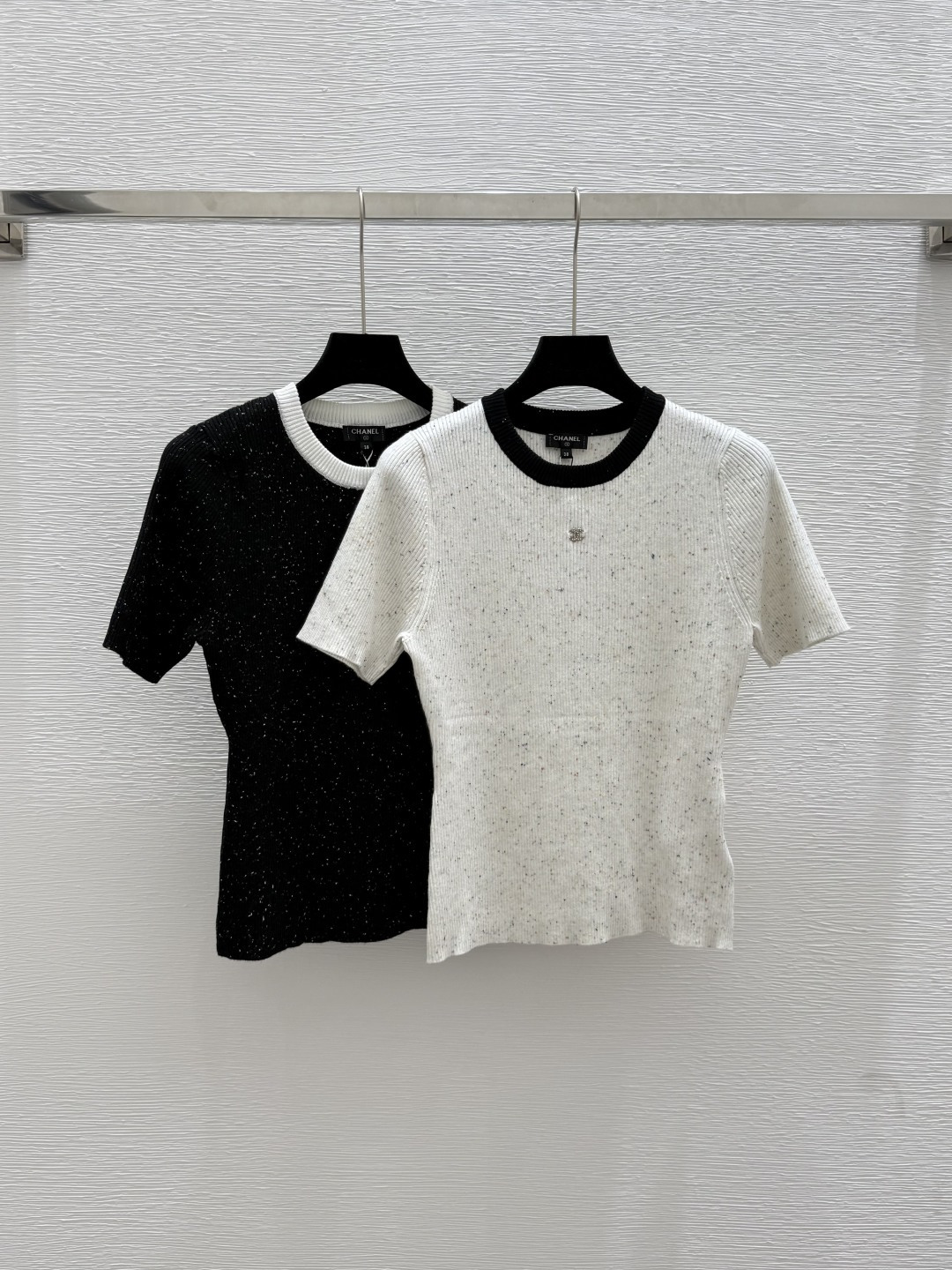 NO:434046,CH Home Summer New Style Color Dot Decorative Round Neck Knitted Short Sleeve Color White Black Size 36.38.40, T-shirt,alexander wang19860909CH家 夏季新款 彩色点装饰圆领针织短袖 颜色白色 黑色 尺码36.38.40,,T-shirt,alexander wang,Women's clothing