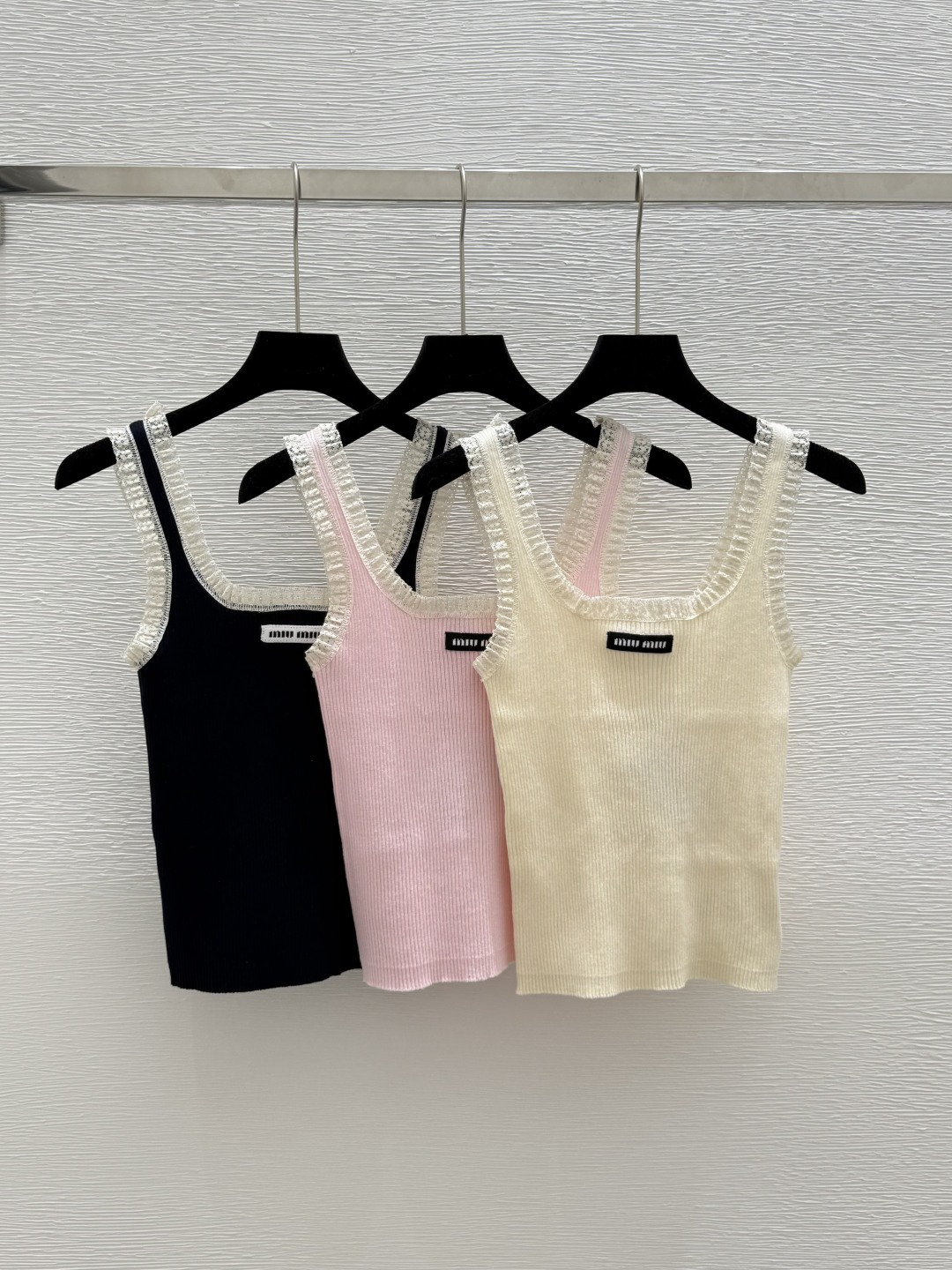 NO:434034,M Home New Summer Lace Stitched Knitted Vest Color Apricot Blue Pink Size 36.38.40,,alexander wang19860909M家 夏季新款 蕾丝拼接针织背心 颜色杏色 宝蓝 粉色 尺码36.38.40,,alexander wang,Women's clothing