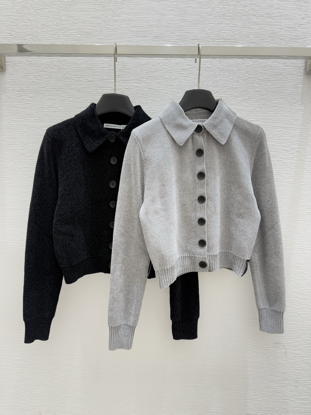 NO:434812,AW Home Early Autumn New Style Solid Color Lapel Cardigan Color Gray Black Size 36.38.40, Alexander Wang19860909AW家 早秋新款 纯色翻领开衫 颜色灰色 黑色 尺码36.38.40,,alexander wang,Women's clothing