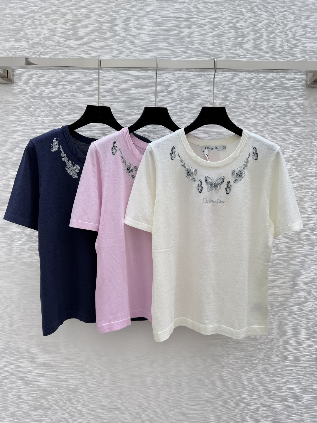 NO:434824,D Home New Summer Style Butterfly Beads Round Neck Knitted Short Sleeve Color White Pink Royal Blue Size 36.38.40, Dior, T-shirt, alexander wang19860909D家 夏季新款 蝴蝶珠片圆领针织短袖 颜色白色 粉色 宝蓝 尺码36.38.40,,dior,T-shirt,alexander wang,Women's clothing