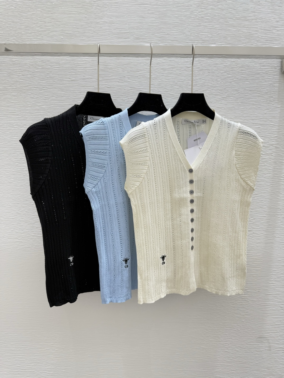 NO:434828,D Home Summer New V-neck Knitted Vest Color Beige Black Blue Size 36.38.40, Dior, Alexander wang19860909D家 夏季新款 V领针织背心 颜色米色 黑色 蓝色 尺码36.38.40,,dior,alexander wang,Women's clothing