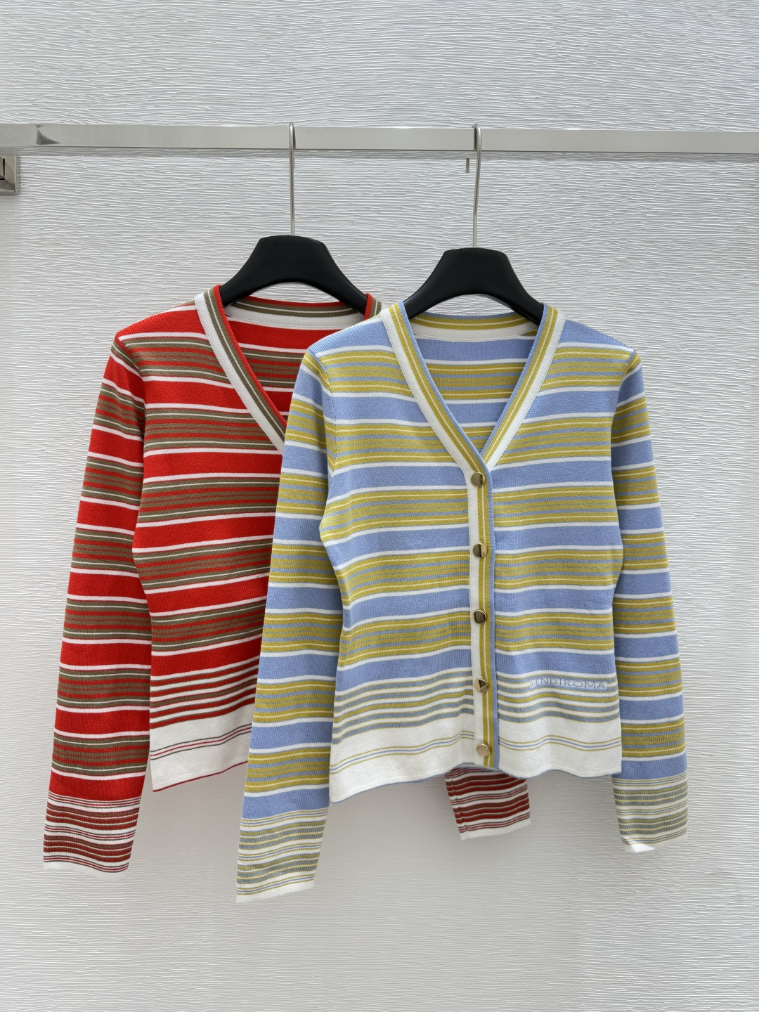 NO:434814,F Home New Summer Striped Alphabet Knit Cardigan Color Blue Red Size 36.38.40, Fendi,alexander wang19860909F家 夏季新款 条纹字母针织开衫 颜色蓝色 红色 尺码36.38.40,,fendi,alexander wang,Women's clothing