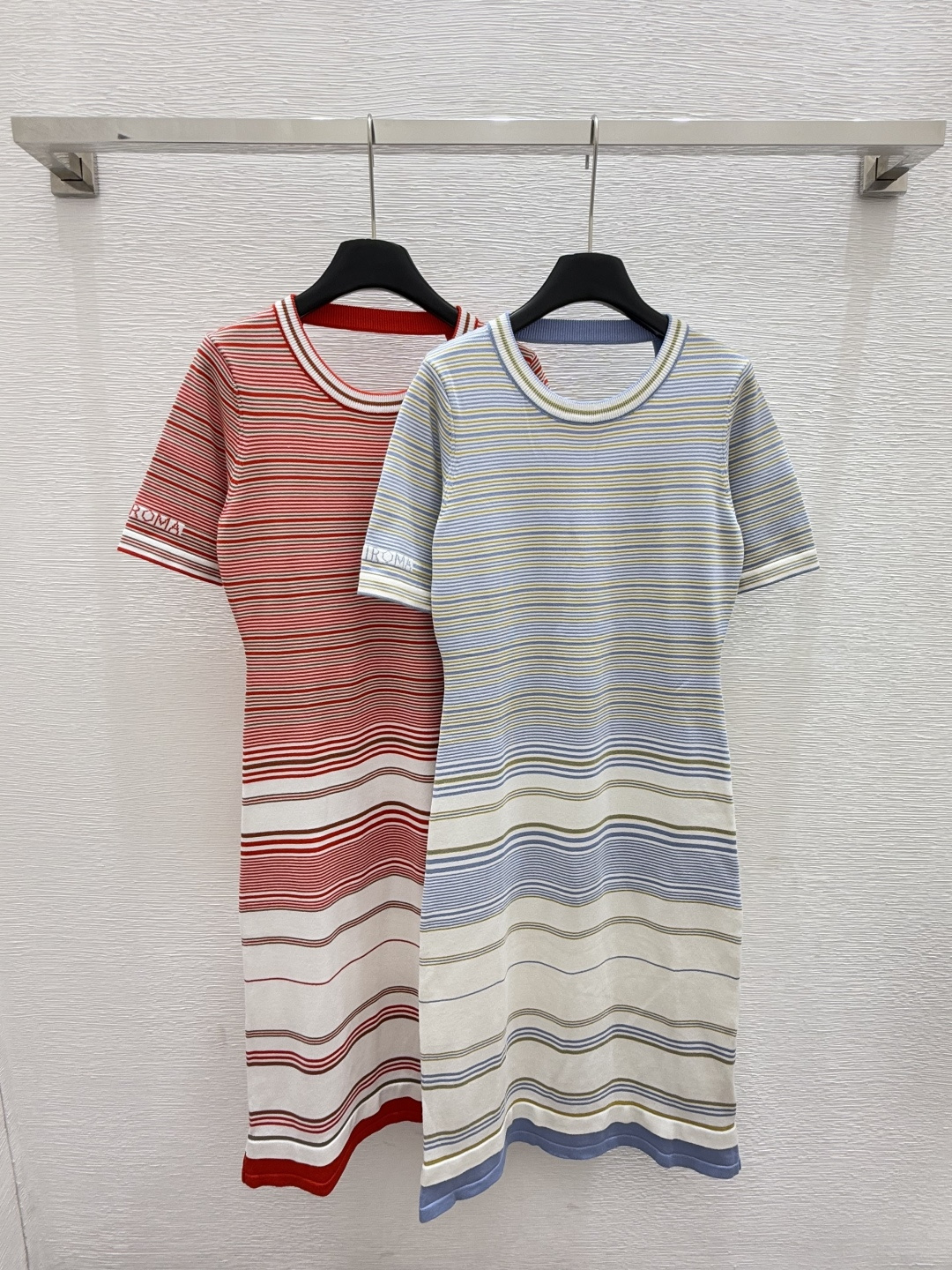 NO:434820,F Home New Summer Striped Alphabet Hollow Knitted Dress Color Blue Red Size 36.38.40, Fendi, Skirts, Alexander Wang19860909F家 夏季新款 条纹字母镂空针织连衣裙 颜色蓝色 红色 尺码36.38.40,,fendi,skirts,alexander wang,Women's clothing