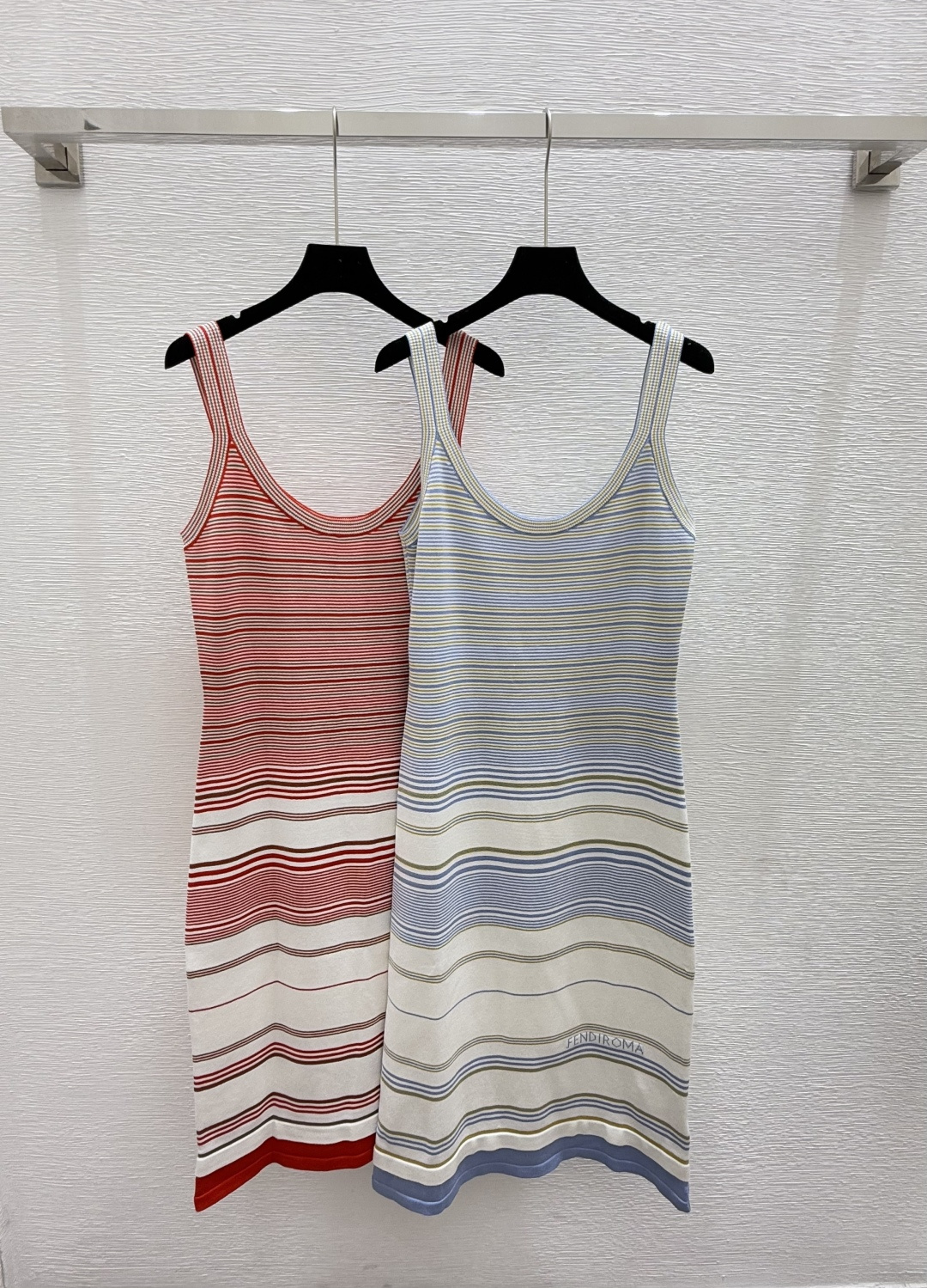 NO:434823,F Home New Summer Striped Alphabet Knitted Vest Dress Color Blue Red Size 36.38.40, Fendi, Skirts, Alexander Wang19860909F家 夏季新款 条纹字母针织背心连衣裙 颜色蓝色 红色 尺码36.38.40,,fendi,skirts,alexander wang,Women's clothing