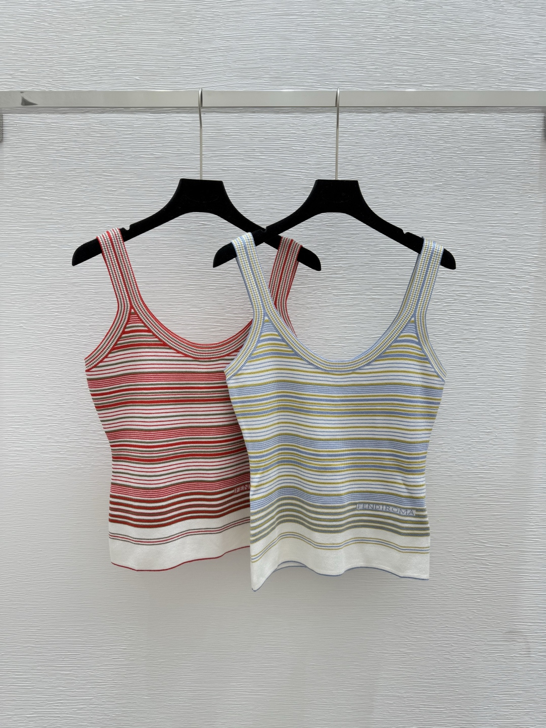 NO:434826,F Home New Summer Striped Alphabet Knitted Vest Color Blue Red Size 36.38.40, Fendi,alexander wang19860909F家 夏季新款 条纹字母针织背心 颜色蓝色 红色 尺码36.38.40,,fendi,alexander wang,Women's clothing