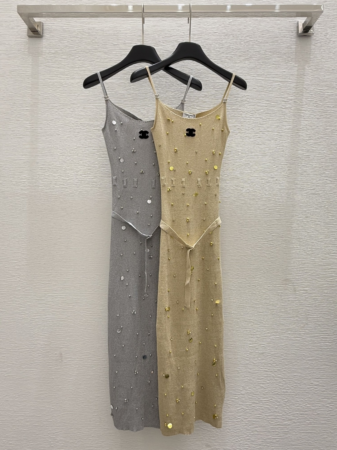 NO:435301,CH Home Summer New Style Heavy Industry Beaded Bead Chip Knitted Sling Dress Color Apricot Gray Size 36.38.40, Skirts,alexander wang19860909CH家 夏季新款 重工钉珠珠片针织吊带连衣裙 颜色杏色 灰色 尺码36.38.40,,skirts,alexander wang,Women's clothing