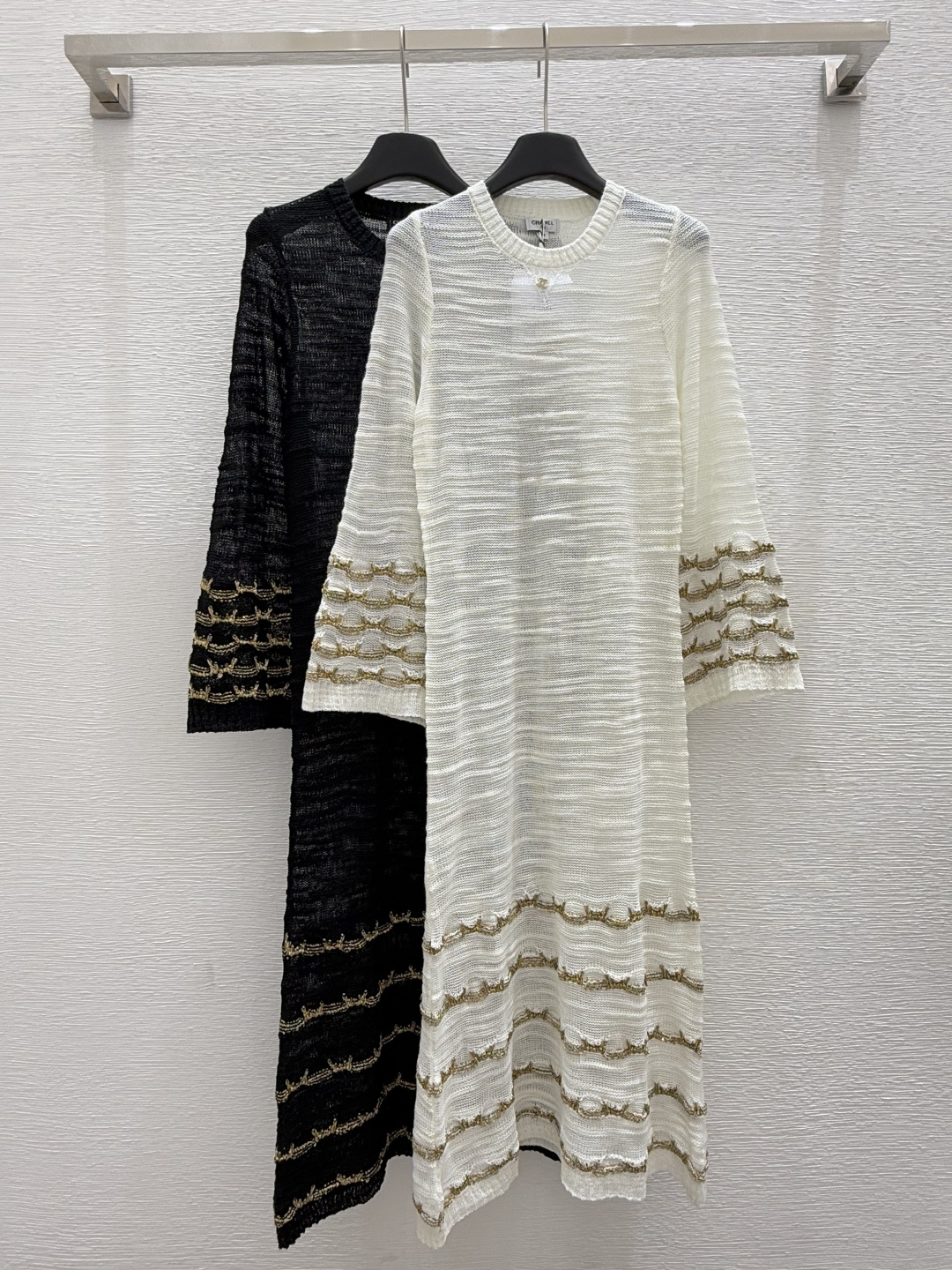 NO:435303,CH Home Early Autumn New Gold and Silver Line Long Sleeve Knitted Dress Color Black White Size 36.38.40, Skirts,alexander wang19860909CH家 早秋新款 金银线长袖针织连衣裙 颜色黑色 白色 尺码36.38.40,,skirts,alexander wang,Women's clothing
