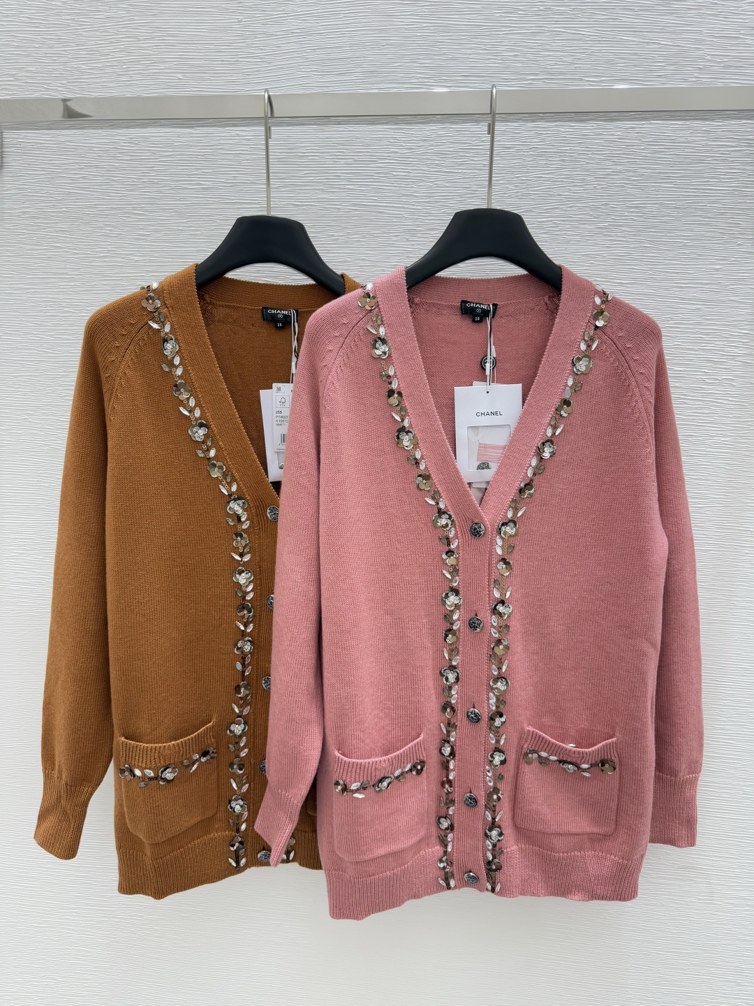 NO:435305,CH Home Early Autumn New Heavy Industry Beaded Design Knitted Cardigan Color Brick Red Coffee Size 36.38.40,,alexander wang19860909CH家 早秋新款 重工钉珠设计针织开衫 颜色砖红色 咖色 尺码36.38.40,,alexander wang,Women's clothing