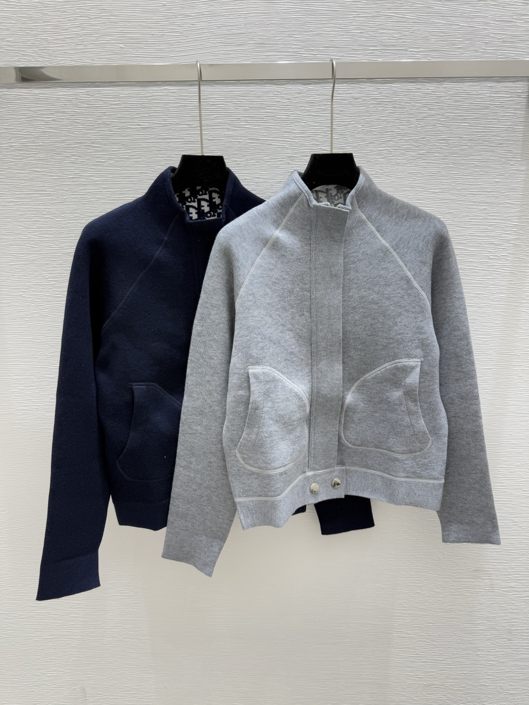 NO:435295,D Home Early Autumn New Style Classic Presbyterian Standing Collar Double-sided Wear Color Royal Blue Gray Size 36.38.40, Dior, Alexander Wang19860909D家 早秋新款 经典老花立领双面穿 颜色宝蓝 灰色 尺码36.38.40,,dior,alexander wang,Women's clothing