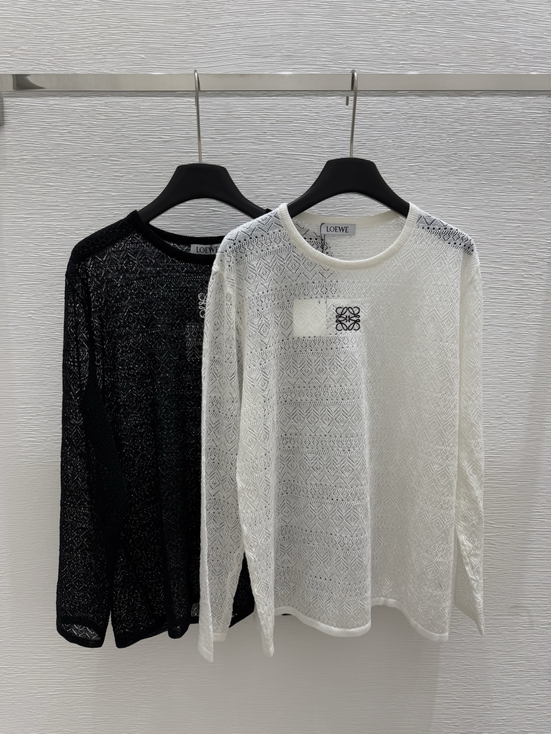 NO:435304,LO Home Early Autumn New Solid Color Simple Knitted Long Sleeve Color Black and White Size 36.38.40, Alexander Wang19860909LO家 早秋新款纯色简约针织长袖 颜色黑色.白色 尺码36.38.40,,alexander wang,Women's clothing