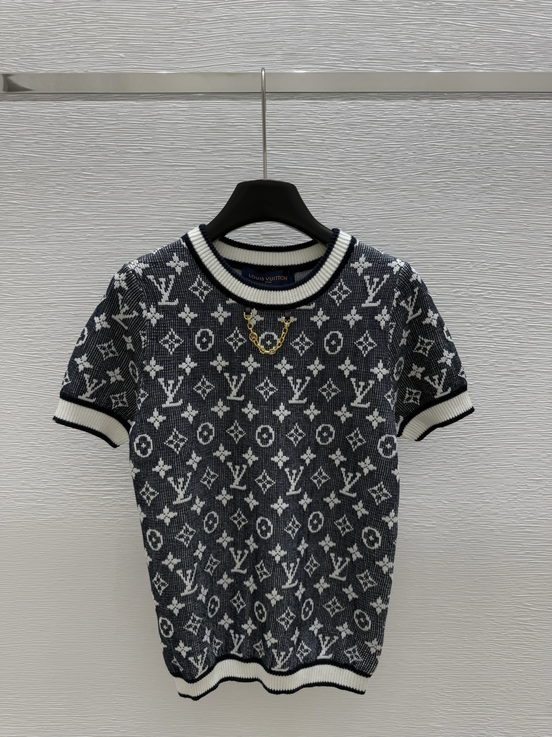 NO:435284,L family summer new style classic presbyterian knitted chain round neck color royal blue size 36.38.40, louis vuitton,alexander wang19860909L家 夏季新款 经典老花针织链条圆领 颜色宝蓝 尺码36.38.40,,louis vuitton,alexander wang,Women's clothing