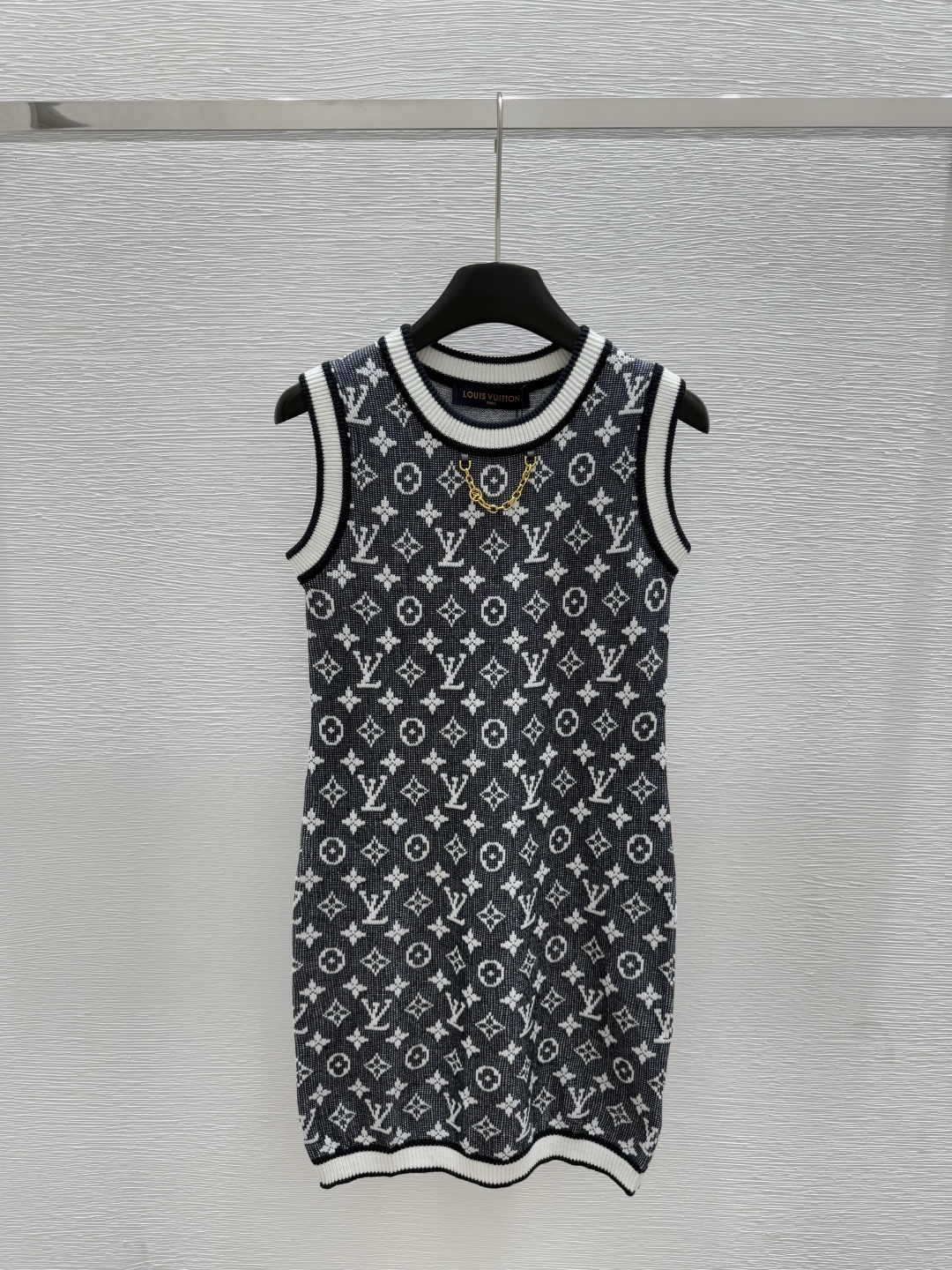 NO:435999,L family summer new style chain old-fashioned knitted vest skirt color navy size 36.38.40, louis vuitton, skirts, alexander wang19860909L家 夏季新款 链条老花针织背心裙 颜色藏青 尺码36.38.40,,louis vuitton,skirts,alexander wang,Women's clothing