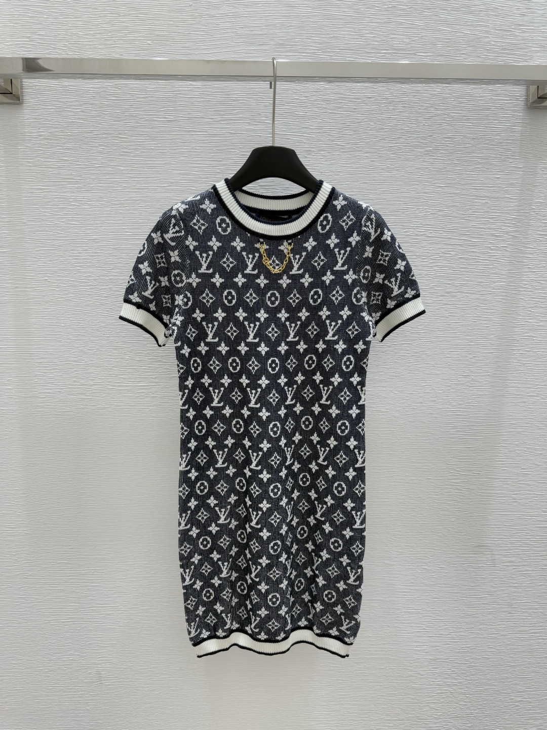 NO:436002,L family summer new style chain old-fashioned knitted round neck dress color navy size 36.38.40, louis vuitton, skirts, alexander wang19860909L家 夏季新款 链条老花针织圆领连衣裙 颜色藏青 尺码36.38.40,,louis vuitton,skirts,alexander wang,Women's clothing
