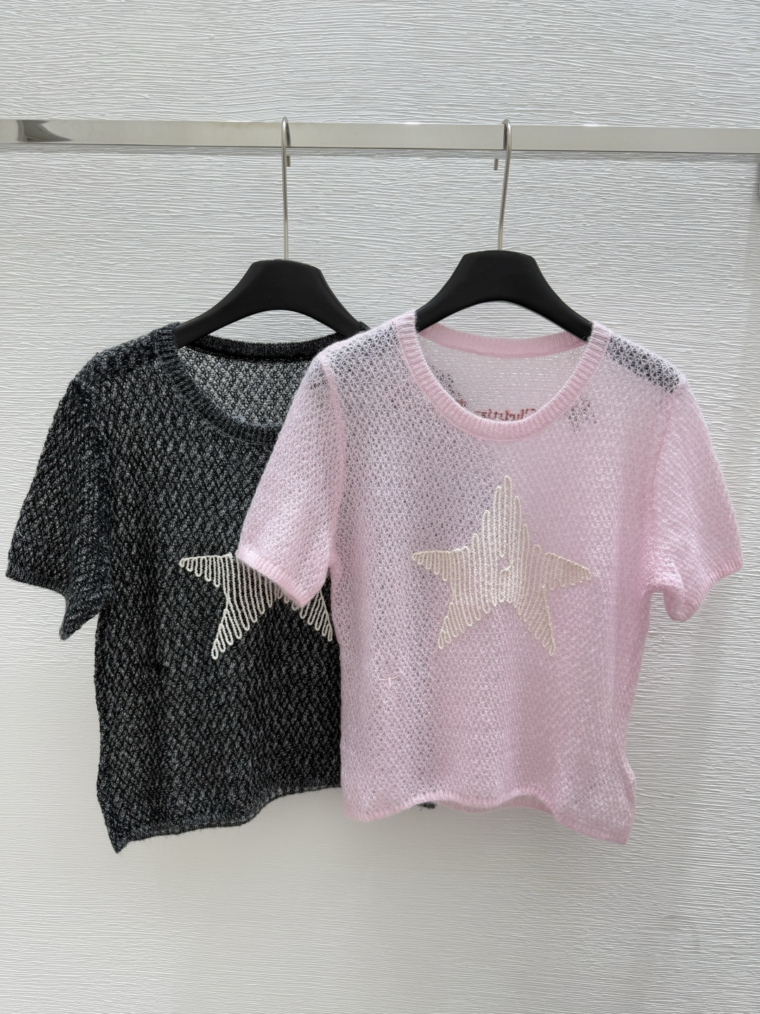 NO:436015,D Home New Summer Style Hollow Embroidered Knitted Round Neck Short Sleeve Color Pink Black Size 36.38.40, Dior, T-shirt, alexander wang19860909D家 夏季新款 镂空刺绣针织圆领短袖 颜色粉色.黑色 尺码36.38.40,,dior,T-shirt,alexander wang,Women's clothing