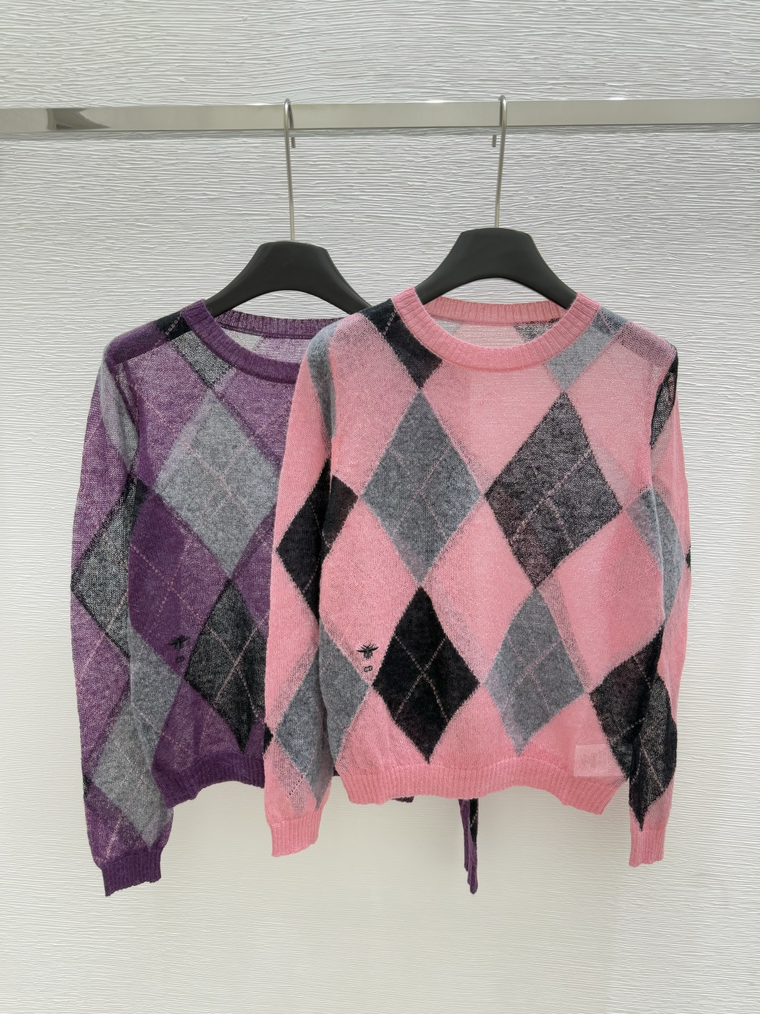 NO:440667,D Home Early Autumn New Style Diamond plaid knitted round neck long sleeves Color pink. Purple Size 36.38.40, Dior, alexander wang19860909D家 早秋新款 菱形格纹针织圆领长袖 颜色粉色.紫色 尺码36.38.40,,dior,alexander wang,Women's clothing