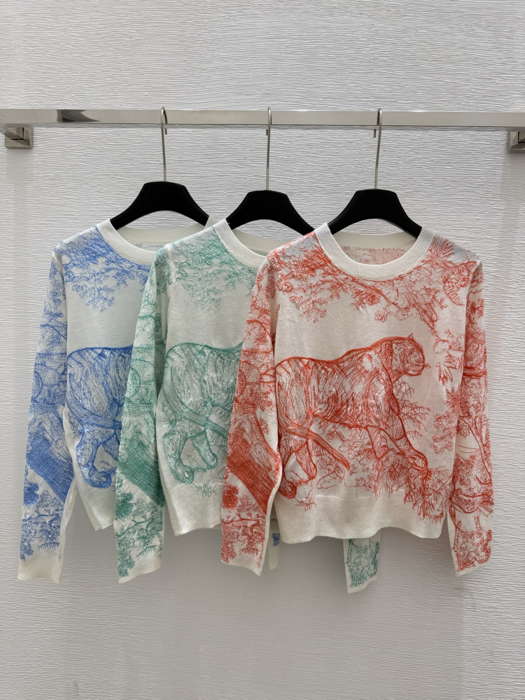 NO:442652,D Home Early Autumn New Embroidered Knitted Round Neck Long Sleeve Color Green Blue Orange Red Size 36.38.40, Dior, Alexander Wang19860909D家 早秋新款 刺绣针织圆领长袖 颜色绿色 蓝色 橘红 尺码36.38.40,,dior,alexander wang,Women's clothing