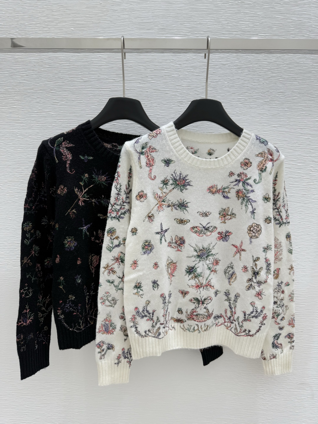 NO:442558,D Home Early Autumn New Style Ocean Pattern Embroidery Knitted Long Sleeve Round Neck Color White Black Size 36.38.40, Dior, Alexander wang19860909D家 早秋新款 海洋图案刺绣针织长袖圆领 颜色白色 黑色 尺码36.38.40,,dior,alexander wang,Women's clothing
