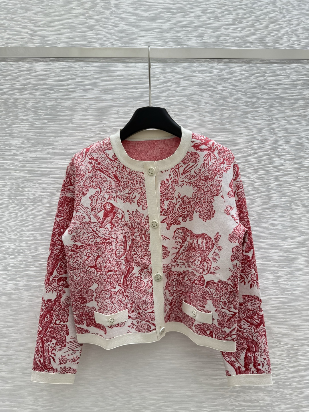 NO:436405,D Home Early Autumn New Jungle Tiger Round Neck Knit Cardigan Color Red Size 36.38.40, Dior, Alexander wang19860909D家 早秋新款 丛林老虎圆领针织开衫 颜色红色 尺码36.38.40,,dior,alexander wang,Women's clothing