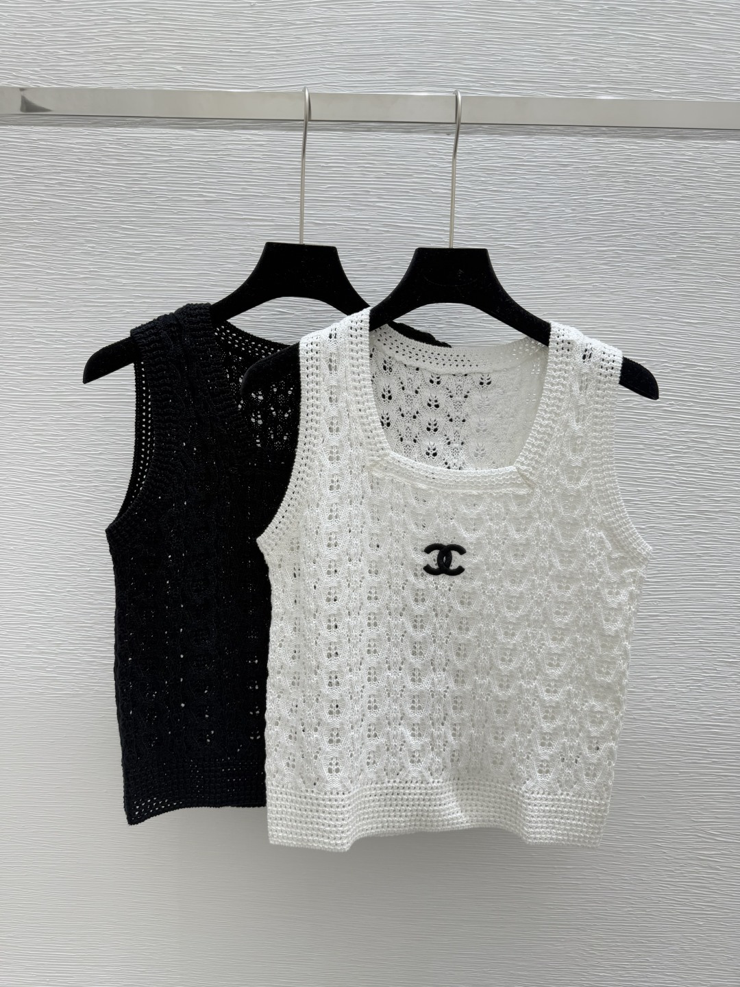 NO:440662,CH Home Summer New Style Solid Color Hollow Knitted Square Collar Vest Color White Black Size 36.38.40, Alexander Wang19860909CH家 夏季新款 纯色镂空针织方领背心 颜色白色 黑色 尺码36.38.40,,alexander wang,Women's clothing