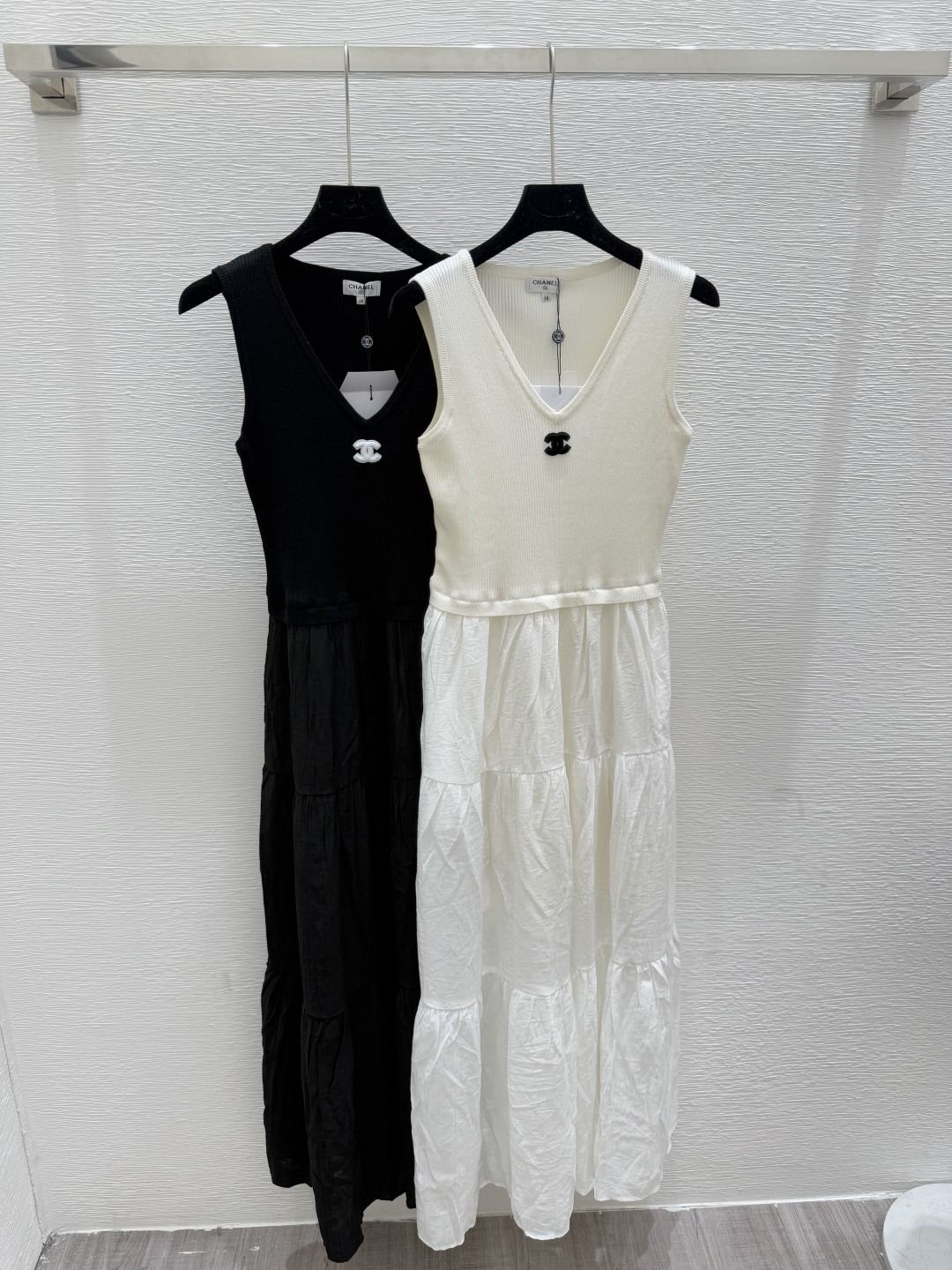 NO:442583,CH Home Summer New Style Solid Color V-neck Knitted Dress Color White Black Size 36.38.40, Skirts,alexander wang19860909CH家 夏季新款 纯色V领针织连衣裙 颜色白色 黑色 尺码36.38.40,,skirts,alexander wang,Women's clothing