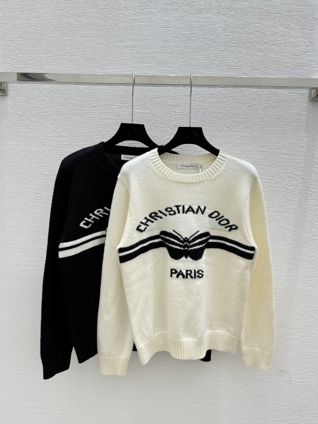 NO:443757,D Home Early Autumn New Striped Butterfly Round Neck Knitted Short Sleeve Color White Black Size 36.38.40, Dior, T-shirt, alexander wang19860909D家 早秋新款条纹蝴蝶圆领针织短袖 颜色白色 黑色 尺码36.38.40,,dior,T-shirt,alexander wang,Women's clothing