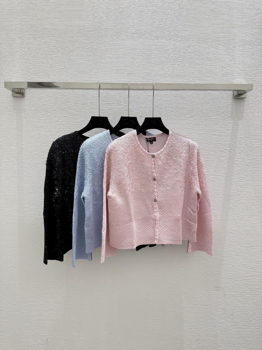 NO:442606,CH Home Early Autumn New Solid Color Bead Chip Knitted Cardigan Color Pink Blue Black Size 36.38.40,,alexander wang19860909CH家 早秋新款纯色珠片针织开衫 颜色粉色 蓝色 黑色 尺码36.38.40,,alexander wang,Women's clothing