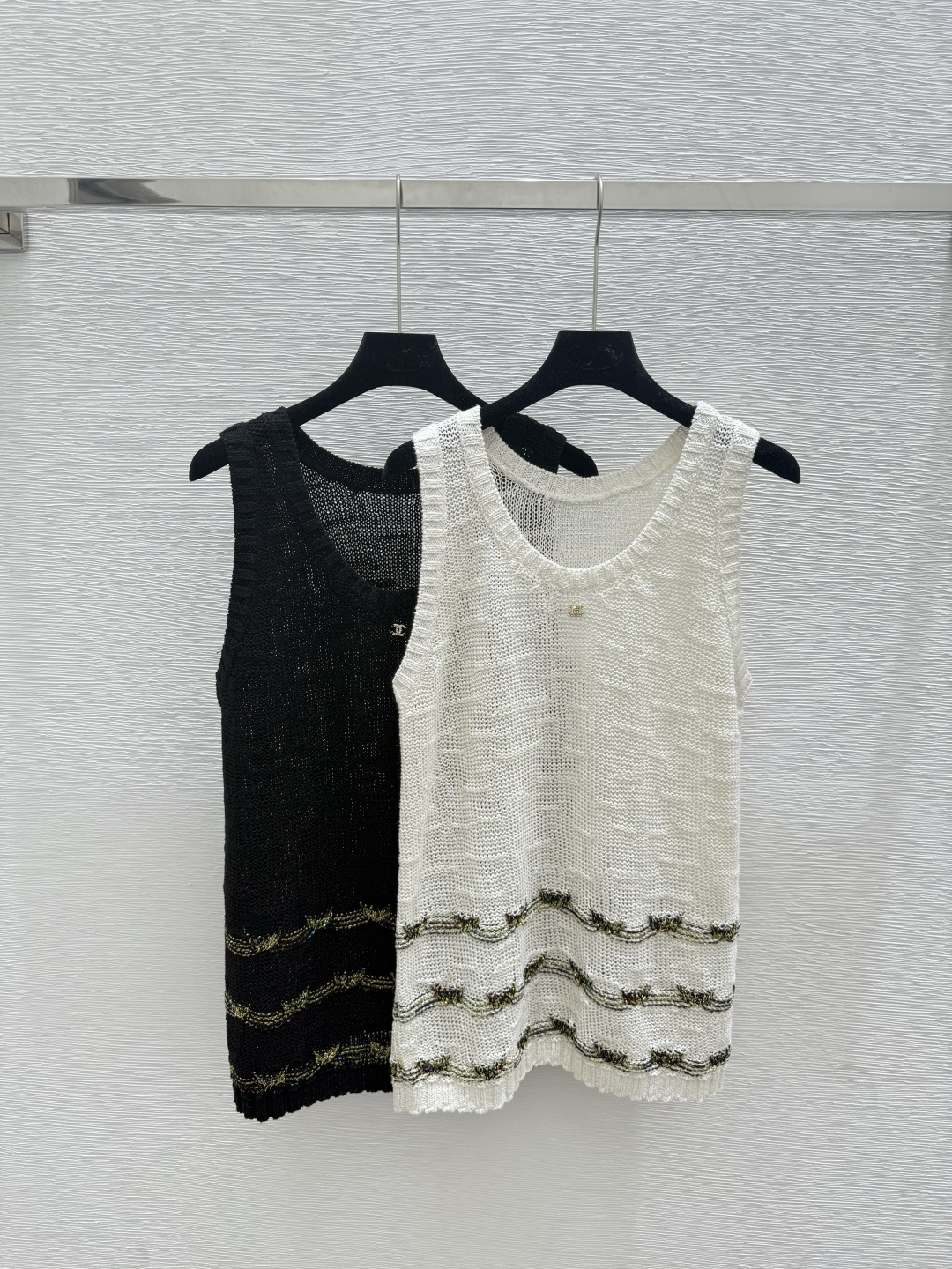 NO:443787,CH Home Summer New Solid Color Gold and Silver Knitted Vest Color White Black Size 36.38.40, Alexander Wang19860909CH家 夏季新款纯色金银线针织背心 颜色白色 黑色 尺码36.38.40,,alexander wang,Women's clothing