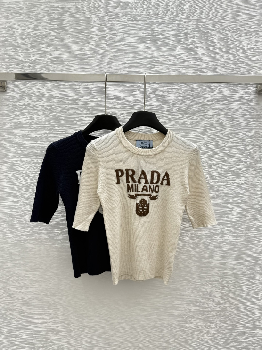 NO:443794,P home summer new solid color letter printing round neck knitted short sleeve color apricot black size 36.38.40, T-shirt,alexander wang19860909P家 夏季新款纯色字母印花圆领针织短袖 颜色杏色 黑色 尺码36.38.40,,T-shirt,alexander wang,Women's clothing