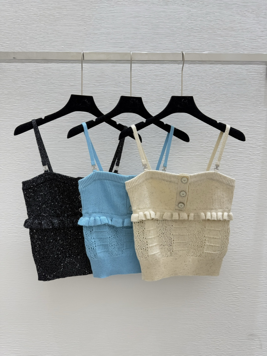 NO:443857,CH Home Early Summer New Style Gold and Silver Lace Knitted Sling Color White Blue Black Size 36.38.40,,alexander wang19860909CH家 早夏季新款 金银线花边针织吊带 颜色白色 蓝色 黑色 尺码36.38.40,,alexander wang,Women's clothing
