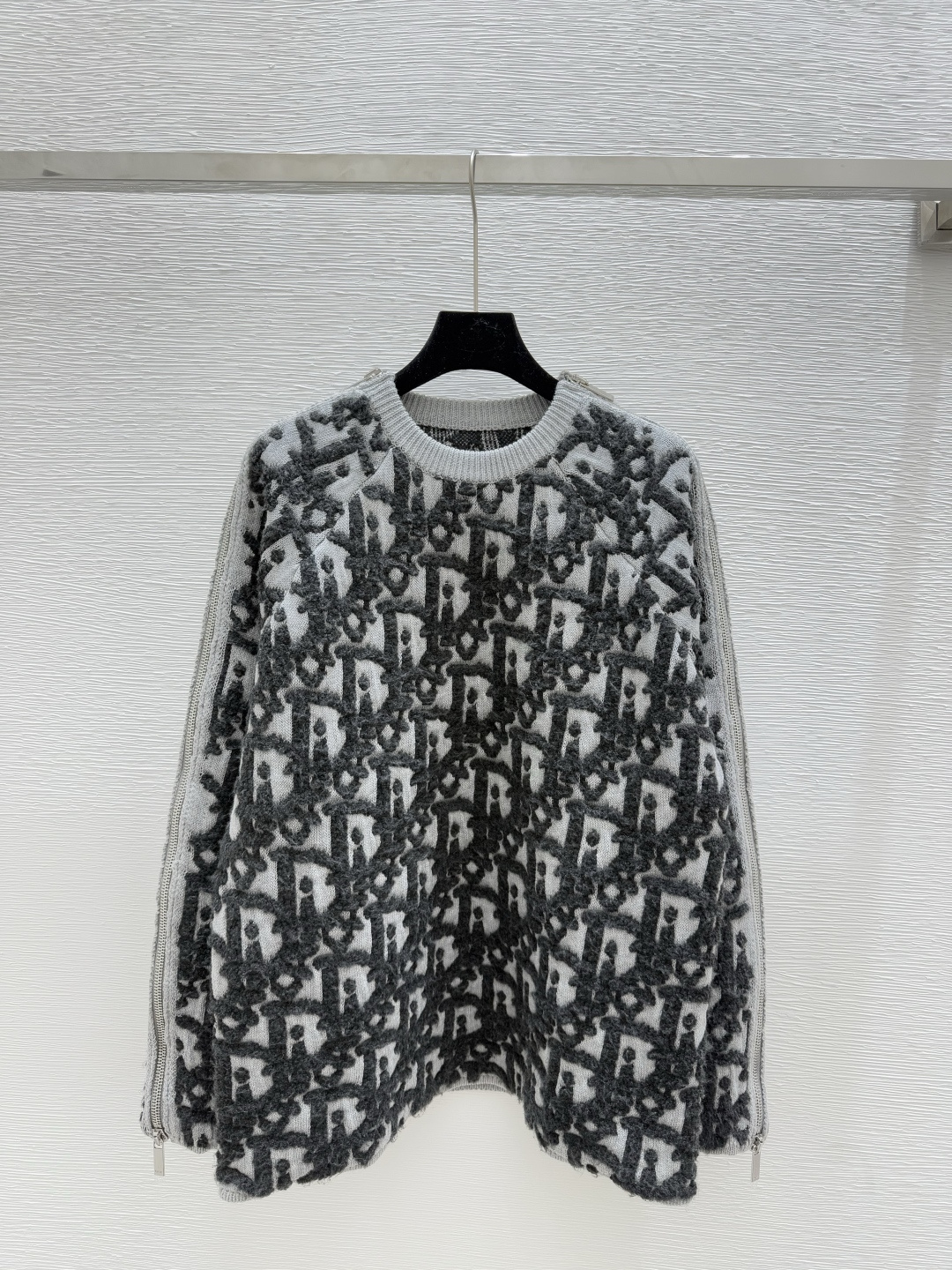 NO:443819,D Home Early Autumn New Style Old Flower Letter Zipper Design Knitted Long Sleeve Color Gray Size 36.38.40, Dior, Alexander wang19860909D家 早秋新款 老花字母拉链设计针织长袖 颜色灰色 尺码36.38.40,,dior,alexander wang,Women's clothing