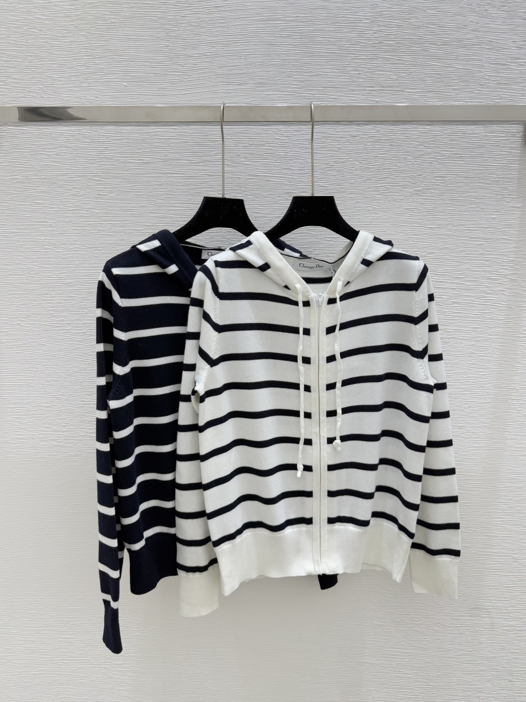 NO:443929,D Home Early Autumn New Contrast Striped Alphabet Knitted Jacket Color White Black Size 36.38.40, Dior, Jackets & Coats, Alexander Wang19860909D家 早秋新款 撞色条纹字母针织外套 颜色白色 黑色 尺码36.38.40,,dior,jackets & coats,alexander wang,Women's clothing
