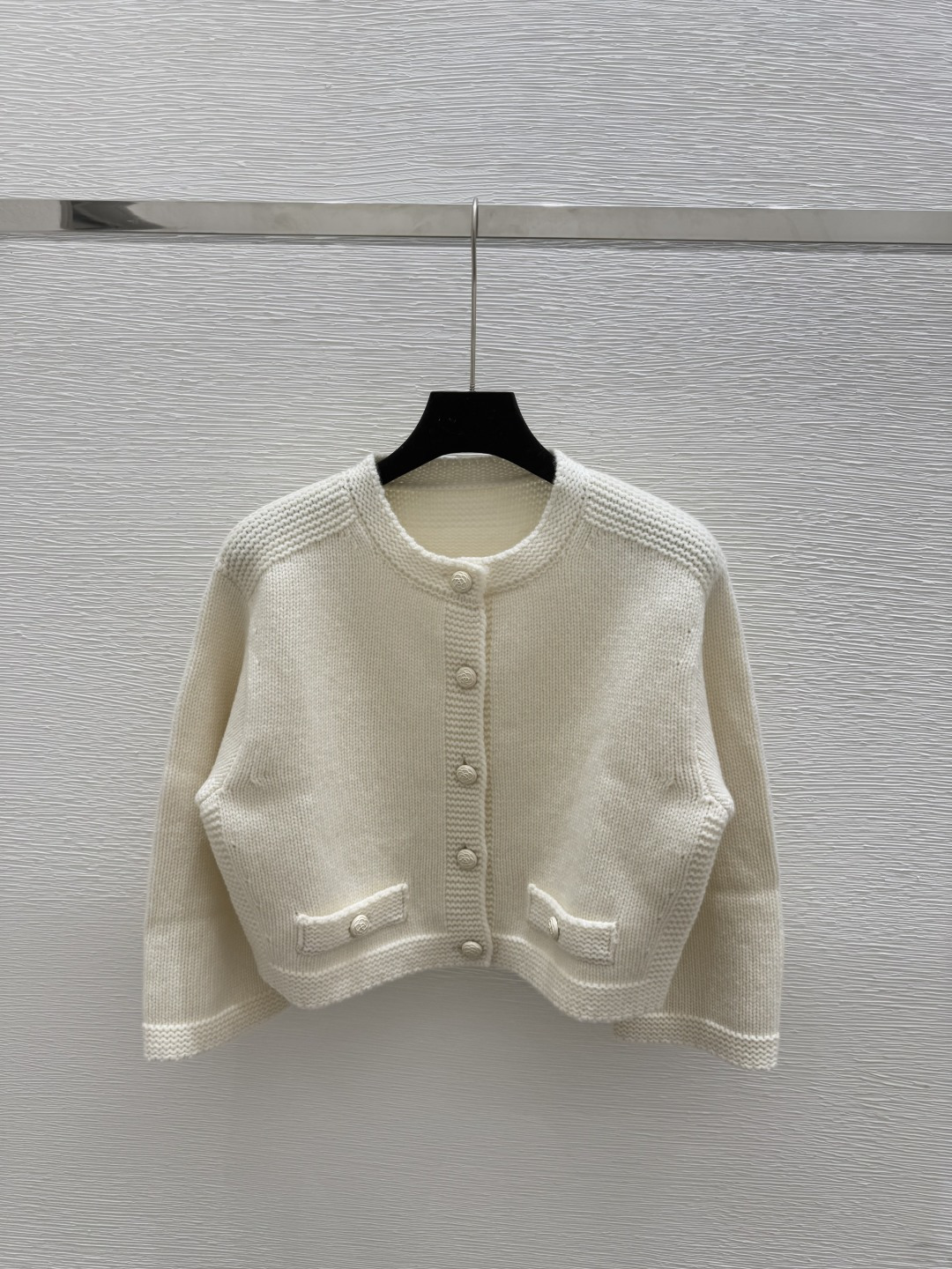 NO:444711,CH Home Early Autumn New Style Solid Color Camellia Knitted Cardigan Color Apricot Size 36.38.40,,alexander wang19860909CH家 早秋新款 纯色山茶花针织开衫 颜色杏色 尺码36.38.40,,alexander wang,Women's clothing