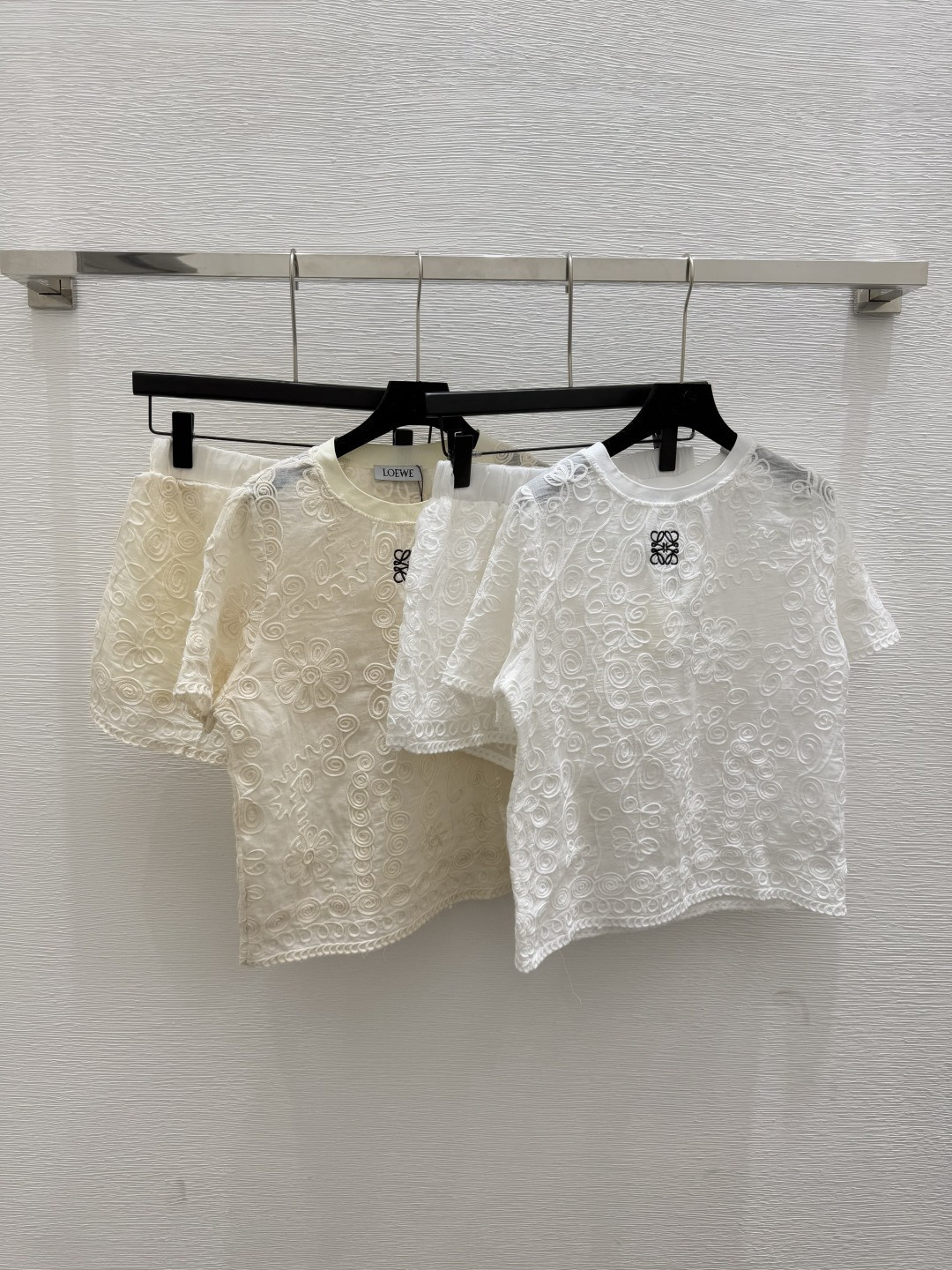 NO:444674,L Home Summer New Three-dimensional Flower Print Round Neck Short Sleeve Color White Apricot Size 36.38.40, louis vuitton, T-shirt, alexander wang19860909L家 夏季新款立体花朵印花圆领短袖 颜色白色 杏色 尺码36.38.40,,louis vuitton,T-shirt,alexander wang,Women's clothing