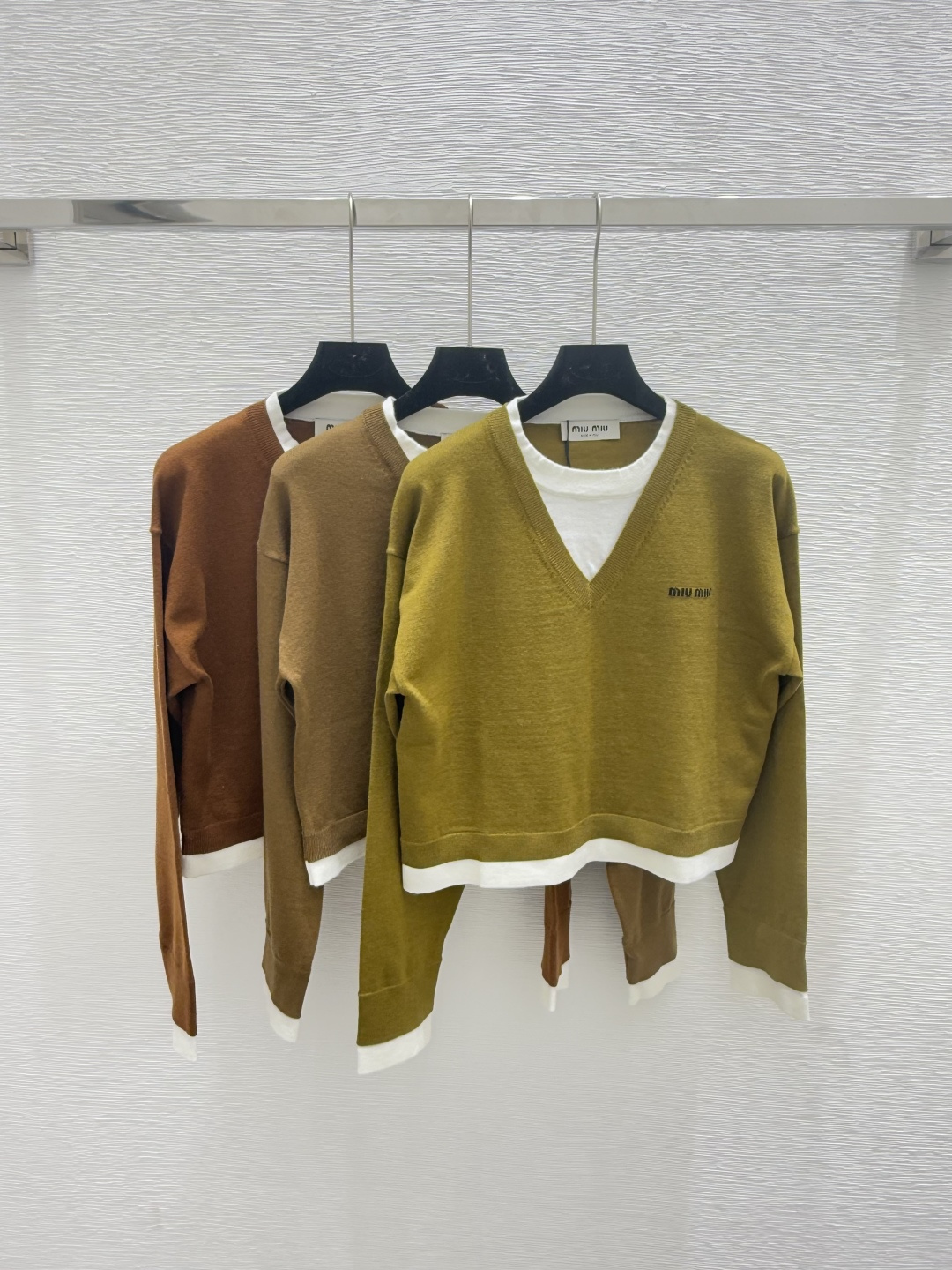 NO:446645,M Home Early Autumn New Style Fake Two-piece V-neck Knitted Long Sleeve Color Dark Green Khaki Camel Size 36.38.40, Alexander wang19860909M家 早秋新款 假两件V领针织长袖 颜色墨绿 卡其 驼色 尺码36.38.40,,alexander wang,Women's clothing