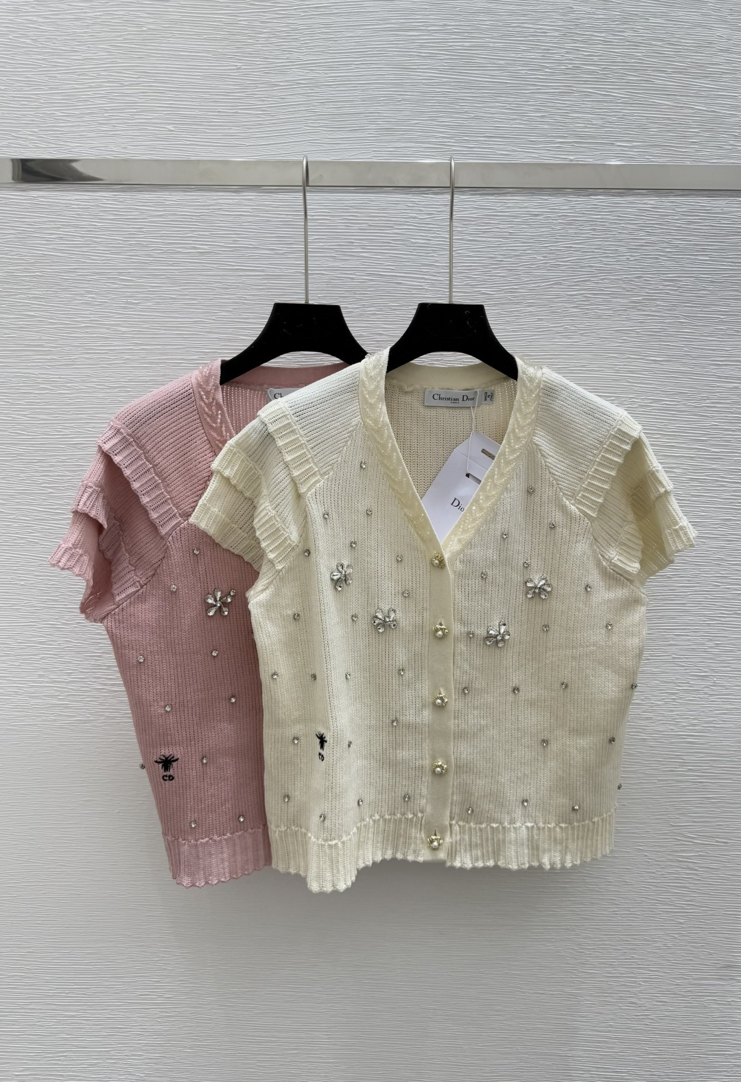NO:449587,D Home New Summer Style Hot Diamond V-neck Knitted Short-Sleeve Cardigan Color Apricot Pink Size 36.38.40, Dior, T-shirt, alexander wang19860909D家 夏季新款 烫钻V领针织短袖开衫 颜色杏色 粉色 尺码36.38.40,,dior,T-shirt,alexander wang,Women's clothing