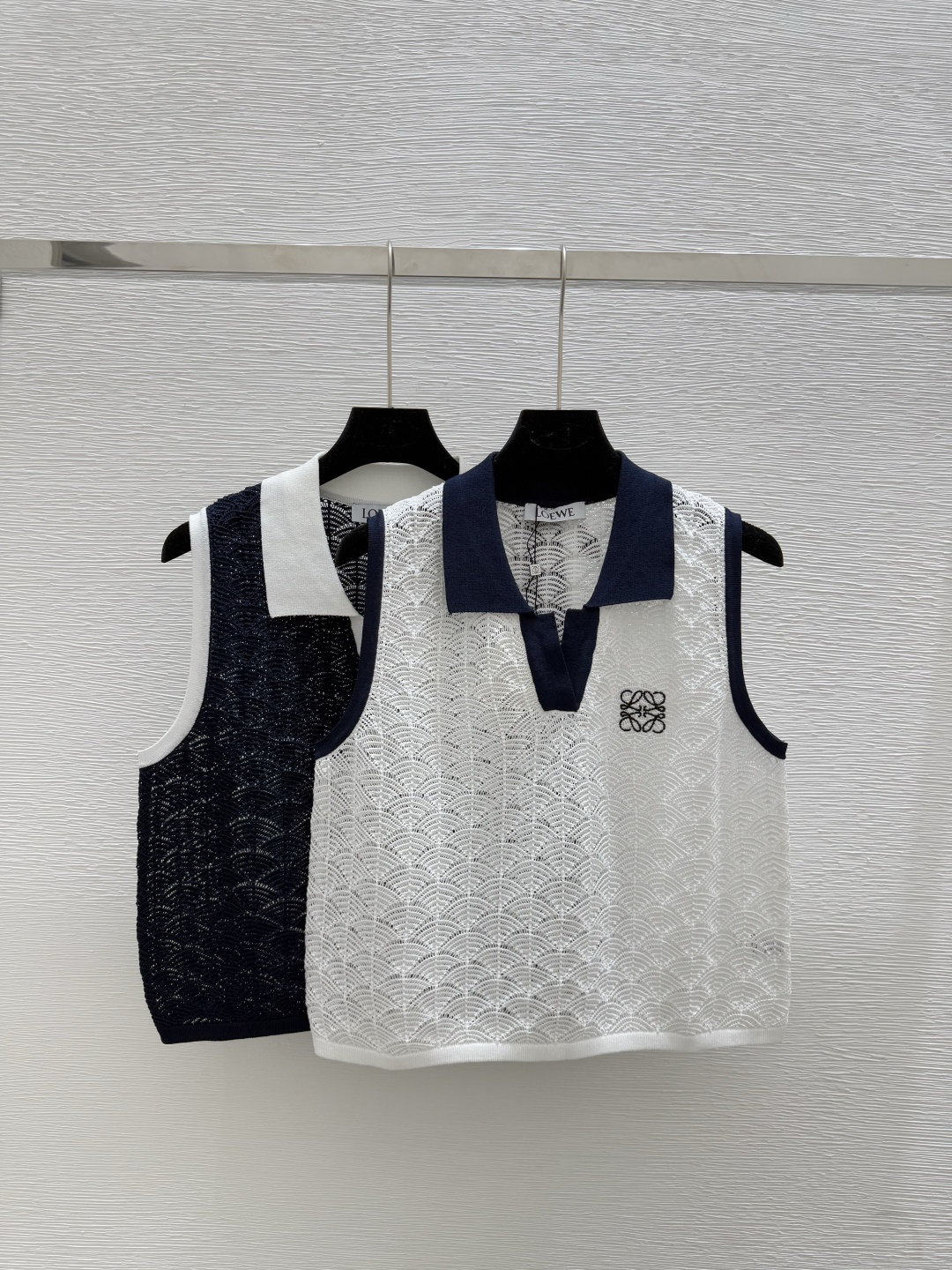 NO:449594,LO Home Summer New Style Contrast Lapel Hollow Knitted Vest Color White Royal Blue Size 36.38.40, Alexander Wang19860909LO家 夏季新款 撞色翻领镂空针织背心 颜色白色 宝蓝 尺码36.38.40,,alexander wang,Women's clothing