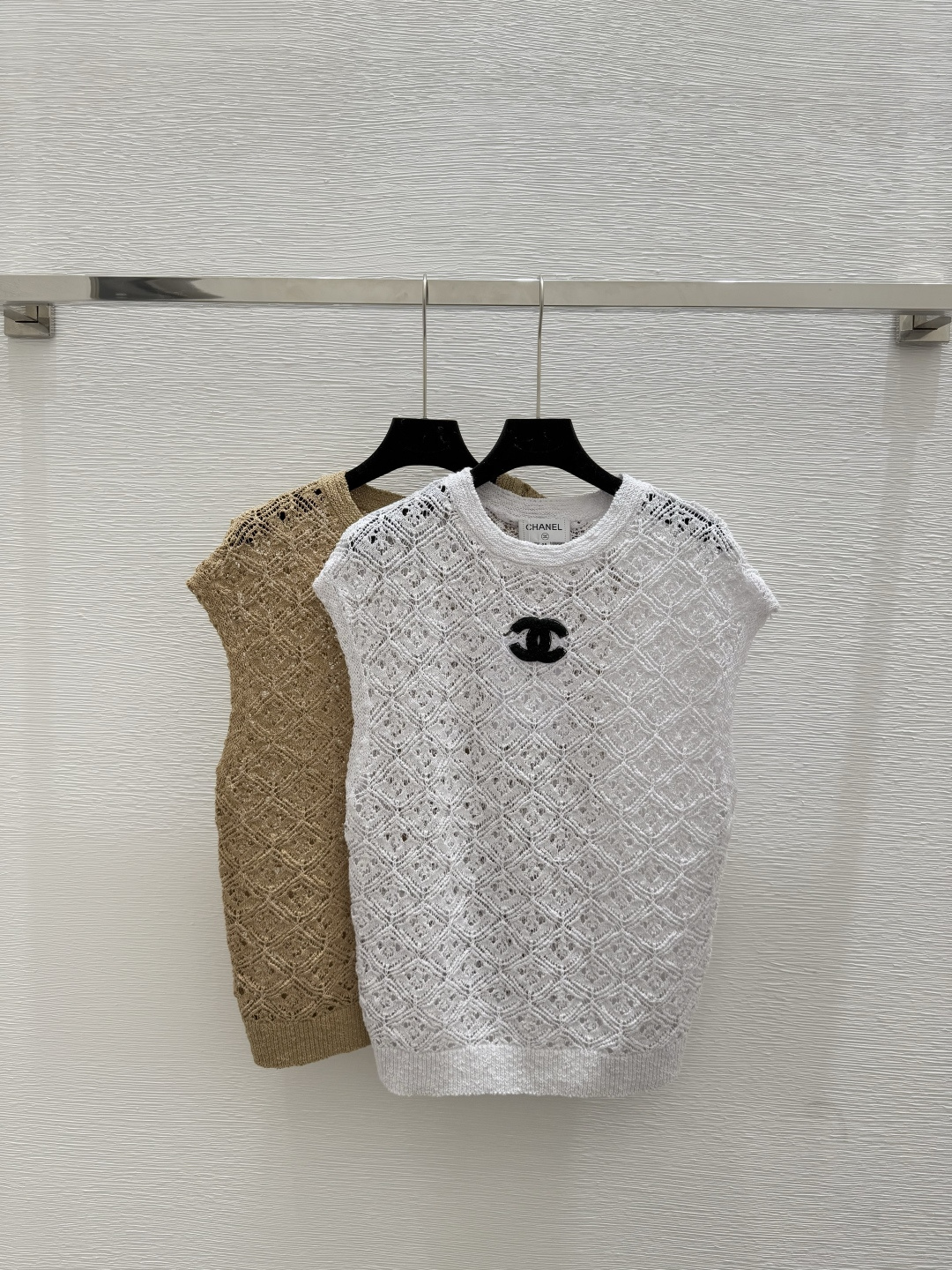 NO:449592,CH Home Summer New Style Hollow Round Neck Knitted Vest Color White Khaki Size 36.38.40, Alexander Wang19860909CH家 夏季新款 镂空圆领针织背心 颜色白色 卡其 尺码36.38.40,,alexander wang,Women's clothing