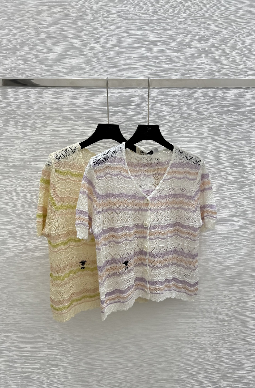 NO:449526,D Home Summer New Style Contrast Stripe V-neck Knitted Short-Sleeved Cardigan Color Purple Green Size 36.38.40, Dior, T-shirt, alexander wang19860909D家 夏季新款 撞色条纹V领针织短袖开衫 颜色紫色 绿色 尺码36.38.40,,dior,T-shirt,alexander wang,Women's clothing