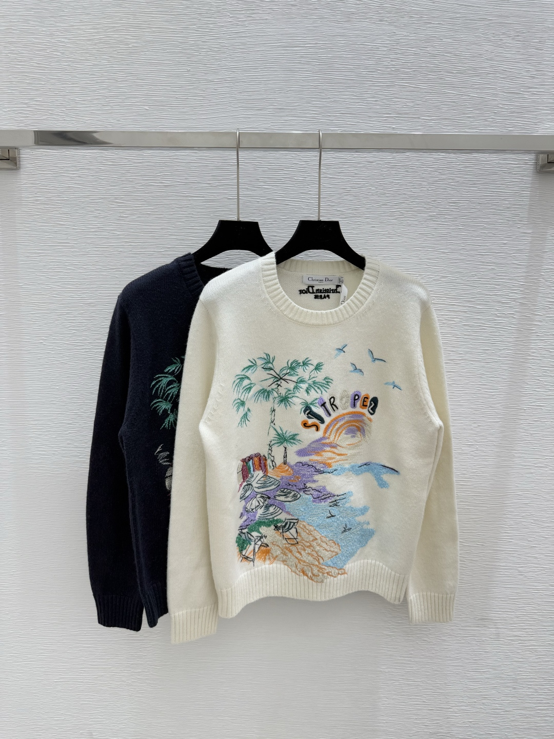 NO:449570,D Home Early Autumn New Style Beach Embroidered Round Neck Knitted Long Sleeve Color Apricot Blue Size 36.38.40, Dior, Alexander wang19860909D家 早秋新款 沙滩刺绣圆领针织长袖 颜色杏色 宝蓝 尺码36.38.40,,dior,alexander wang,Women's clothing