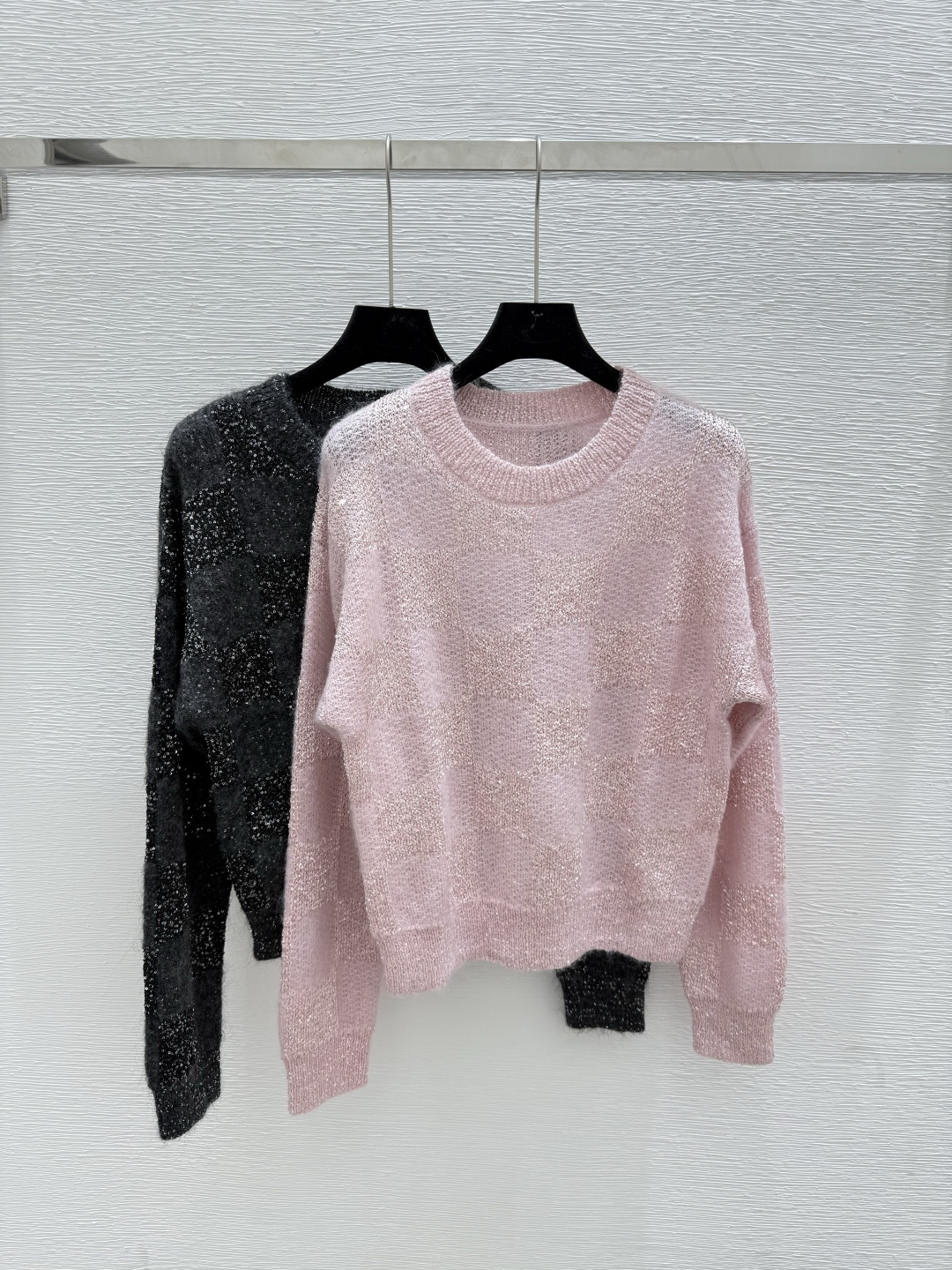 NO:442720,BC Home Early Autumn New Style Plaid Beads Round Neck Knitted Long Sleeve Color Pink Gray Size 36.38.40, Chanel, Alexander Wang19860909BC家 早秋新款 格子珠片圆领针织长袖 颜色粉色 灰色 尺码36.38.40,,chanel,alexander wang,Women's clothing