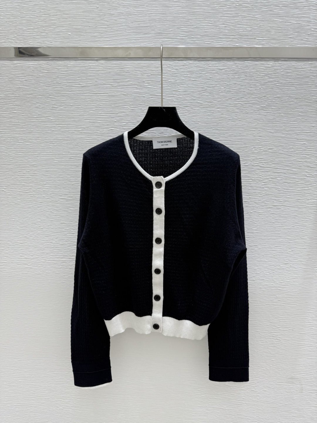 NO:442678,TB Home Early Autumn New Contrast Color Round Neck Knit Cardigan Color Black Size 36.38.40, Alexander Wang19860909TB家 早秋新款 撞色圆领针织开衫 颜色黑色 尺码36.38.40,,alexander wang,Women's clothing