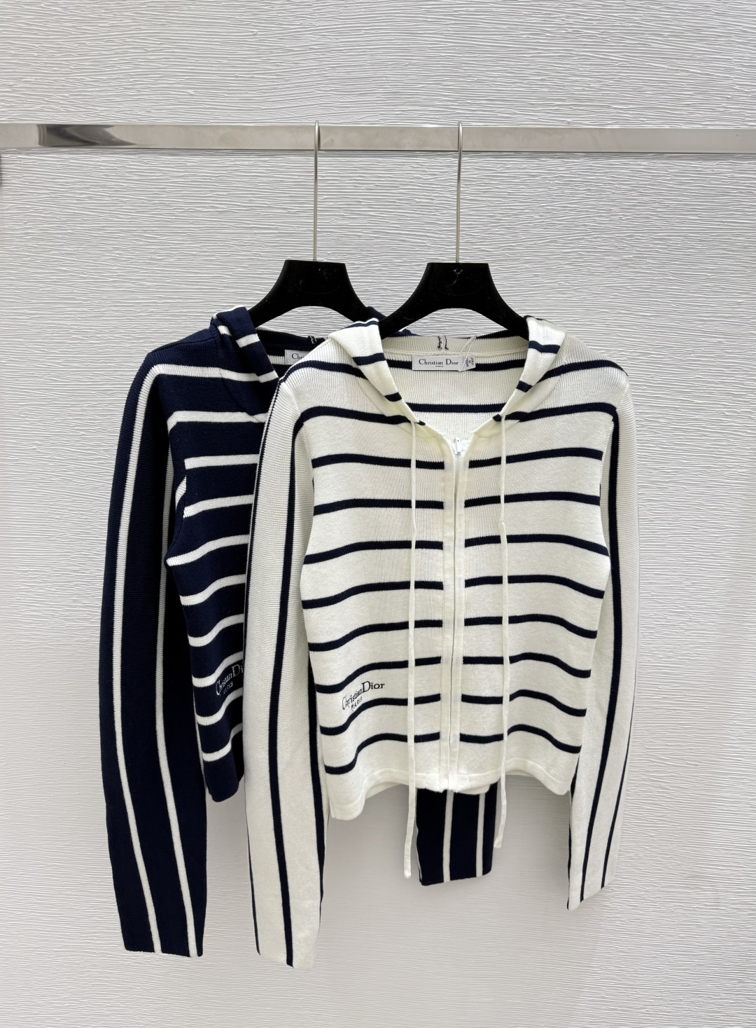 NO:446758,D Home Early Autumn New Five-pointed Star Letter Hooded Knit Cardigan Color White Royal Blue Size 36.38.40, Dior, Hats, Alexander wang19860909D家 早秋新款 五角星字母连帽针织开衫 颜色白色 宝蓝 尺码36.38.40,,dior,hats,alexander wang,Women's clothing