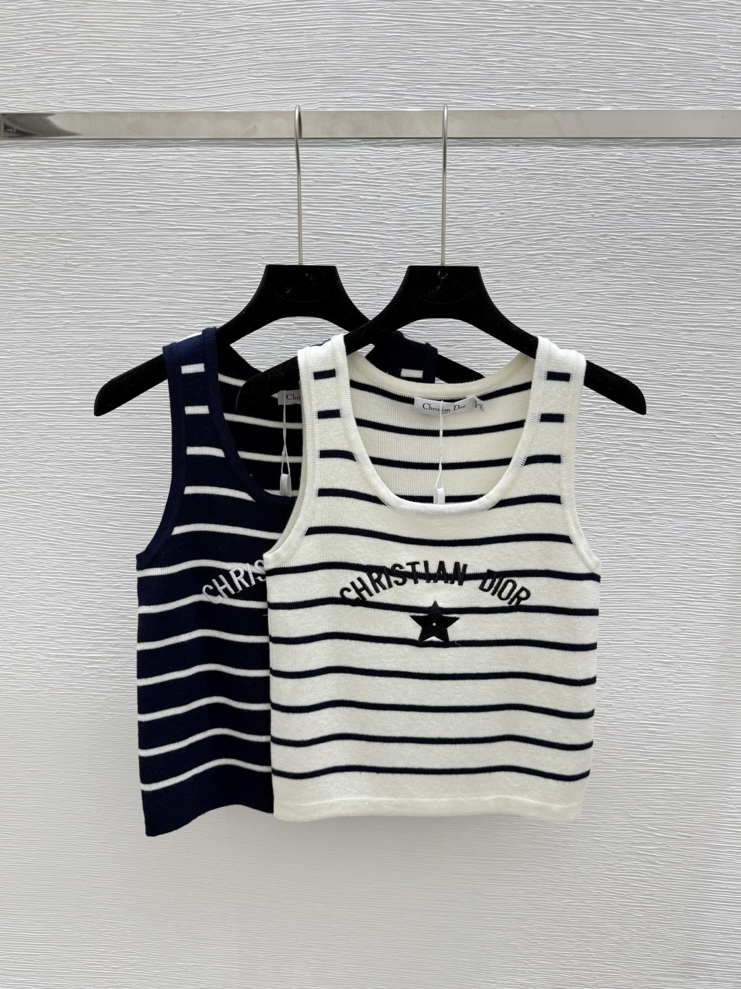 NO:446765,D Home New Summer Style Five-pointed Star Letter Knitted Vest Color White Royal Blue Size 36.38.40, Dior, Alexander Wang19860909D家 夏季新款 五角星字母针织背心 颜色白色 宝蓝 尺码36.38.40,,dior,alexander wang,Women's clothing