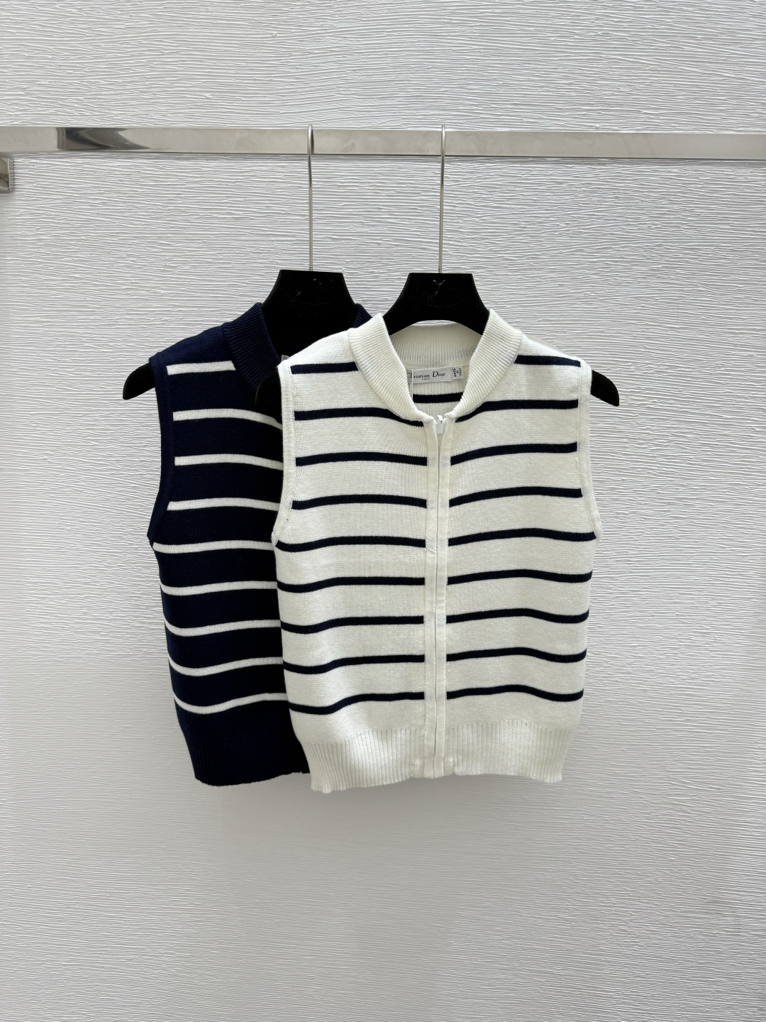 NO:446713,D Home Summer New Style Five-pointed Star Letter Zipper Knitted Vest Color White Royal Blue Size 36.38.40, Dior, Alexander Wang19860909D家 夏季新款 五角星字母拉链式针织背心 颜色白色 宝蓝 尺码36.38.40,,dior,alexander wang,Women's clothing