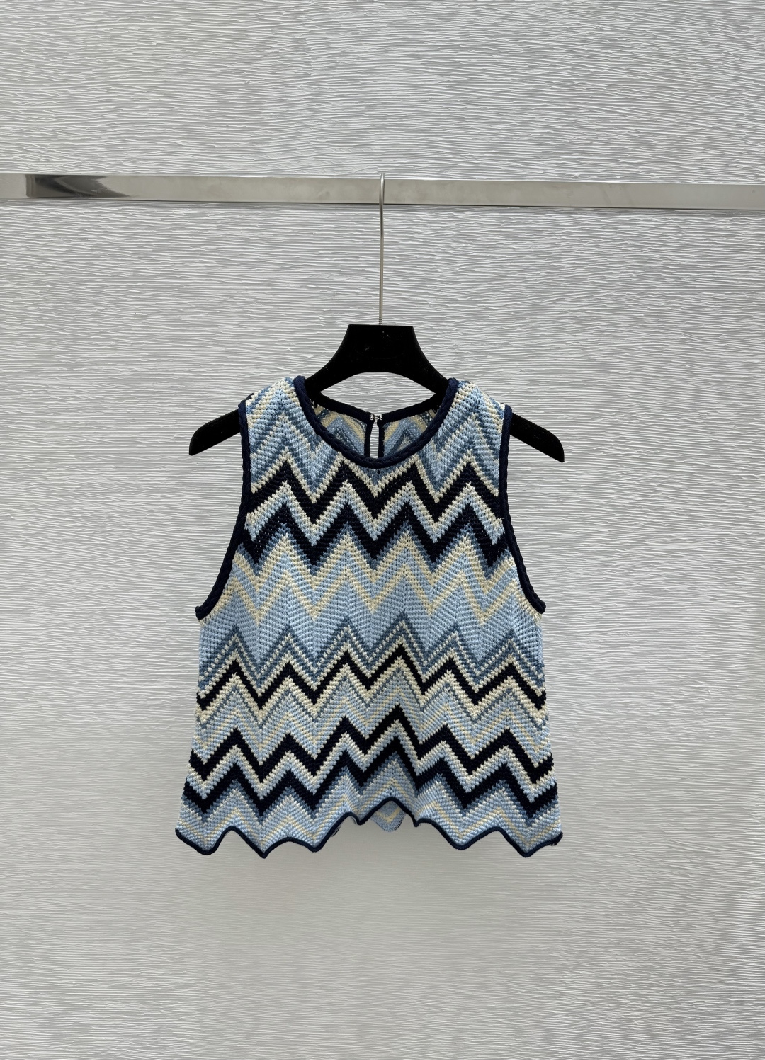 NO:446722,Maje Home Summer New Style Contrast Striped Round Neck Knitted Vest Color Blue Size 36.38.40, Alexander Wang19860909Maje家 夏季新款 撞色条纹圆领针织背心 颜色蓝色 尺码36.38.40,,alexander wang,Women's clothing
