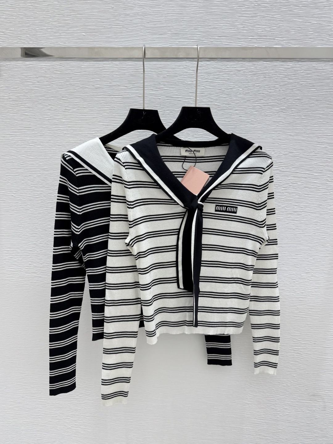 NO:446768,M Home Early Autumn New Contrast Striped Shawl Knitted Long Sleeve Color White Gray Size 36.38.40, Shawls,alexander wang19860909M家 早秋新款 撞色条纹披肩针织长袖 颜色白色 灰色 尺码36.38.40,,shawls,alexander wang,Women's clothing