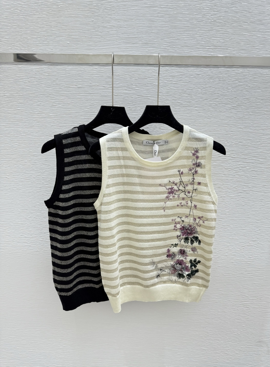 NO:446748,D Home New Summer Style Striped Flower Embroidered Knitted Vest Color Apricot Black Size 36.38.40, Dior, Alexander wang19860909D家 夏季新款 条纹花朵刺绣针织背心 颜色杏色 黑色 尺码36.38.40,,dior,alexander wang,Women's clothing